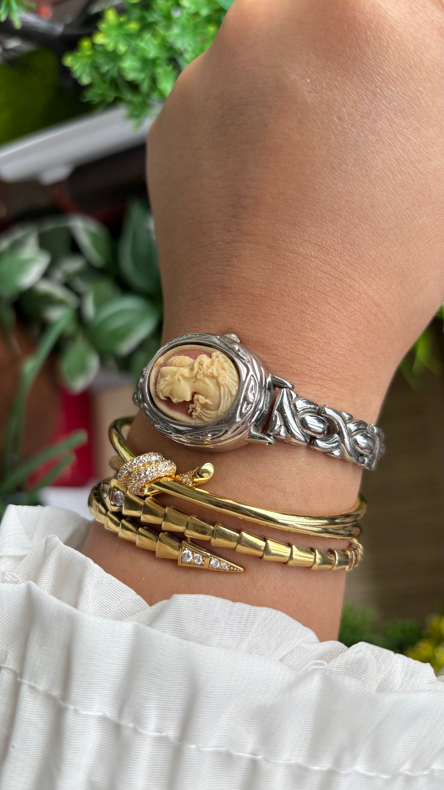 Extremely Rare Vintage Marba Cameo Peekaboo Watch in Silver Tone