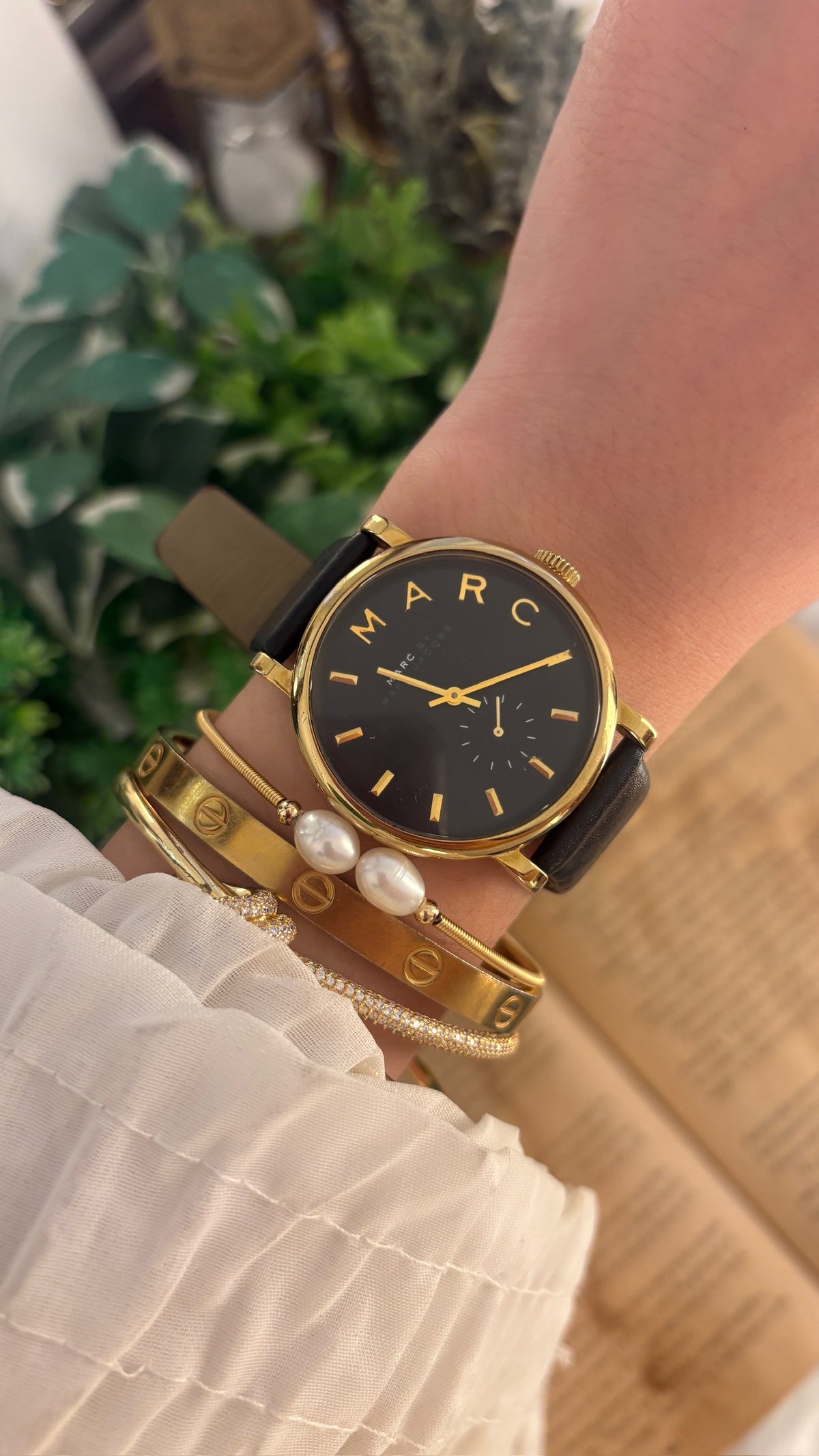 Rare Vintage Marc Jacobs Mens Watch in Gold Tone Black Leather Quartz