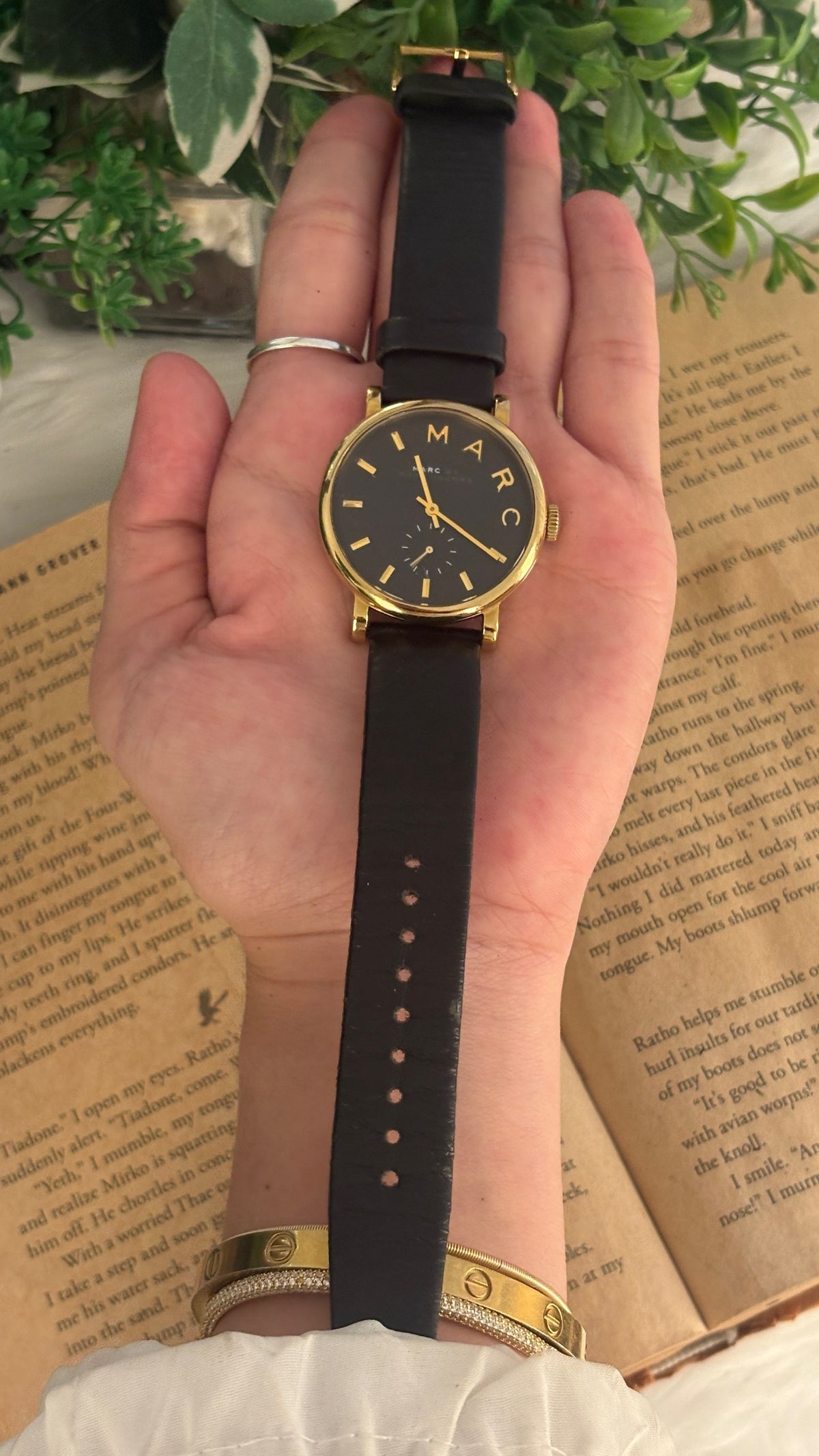 Rare Vintage Marc Jacobs Mens Watch in Gold Tone Black Leather Quartz
