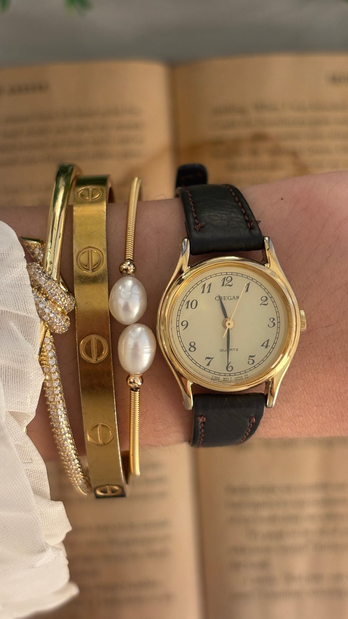 Vintage Cregar Classic Watch in Gold Tone Brown Leather Quartz