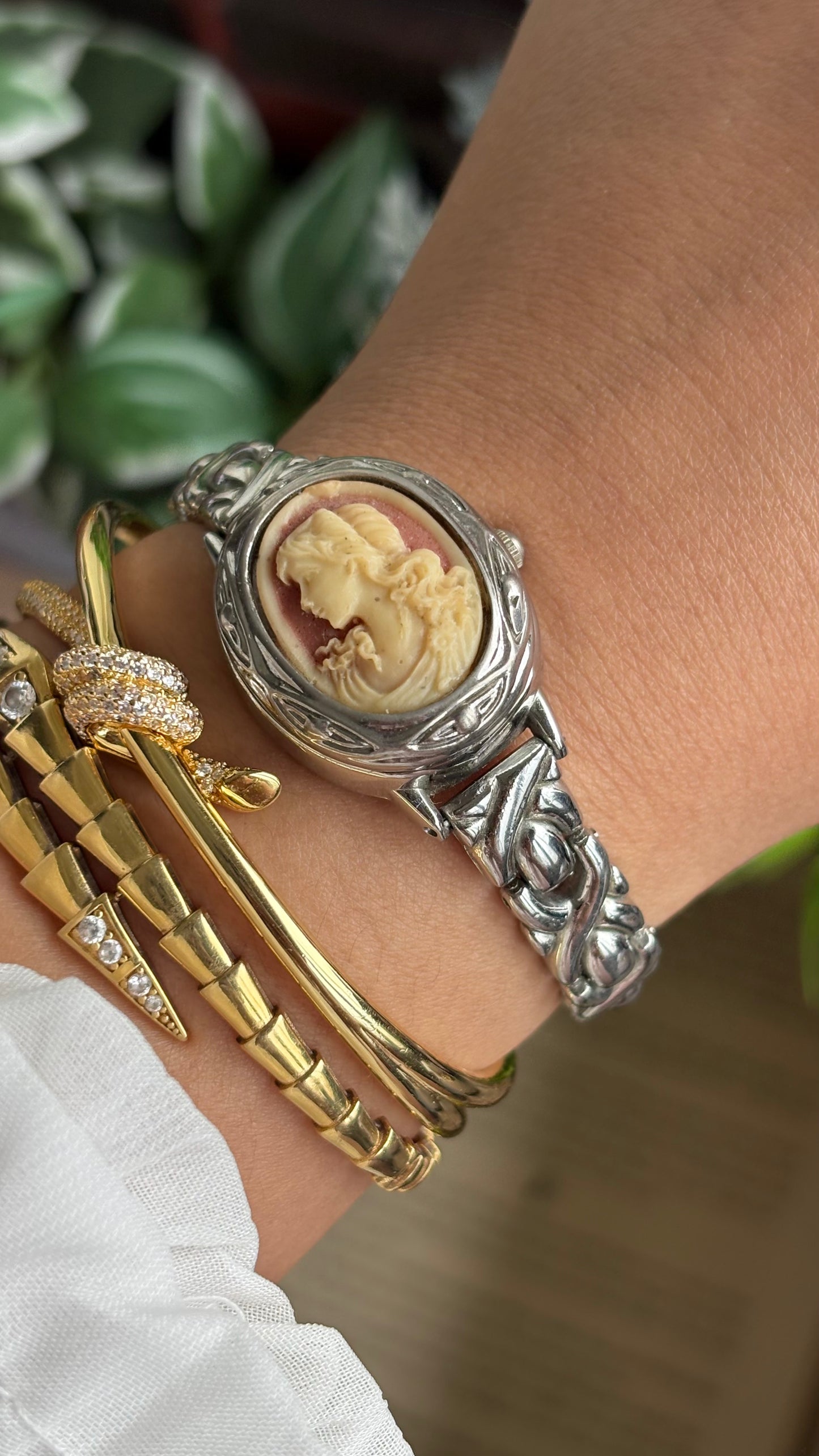 Extremely Rare Vintage Marba Cameo Peekaboo Watch in Silver Tone