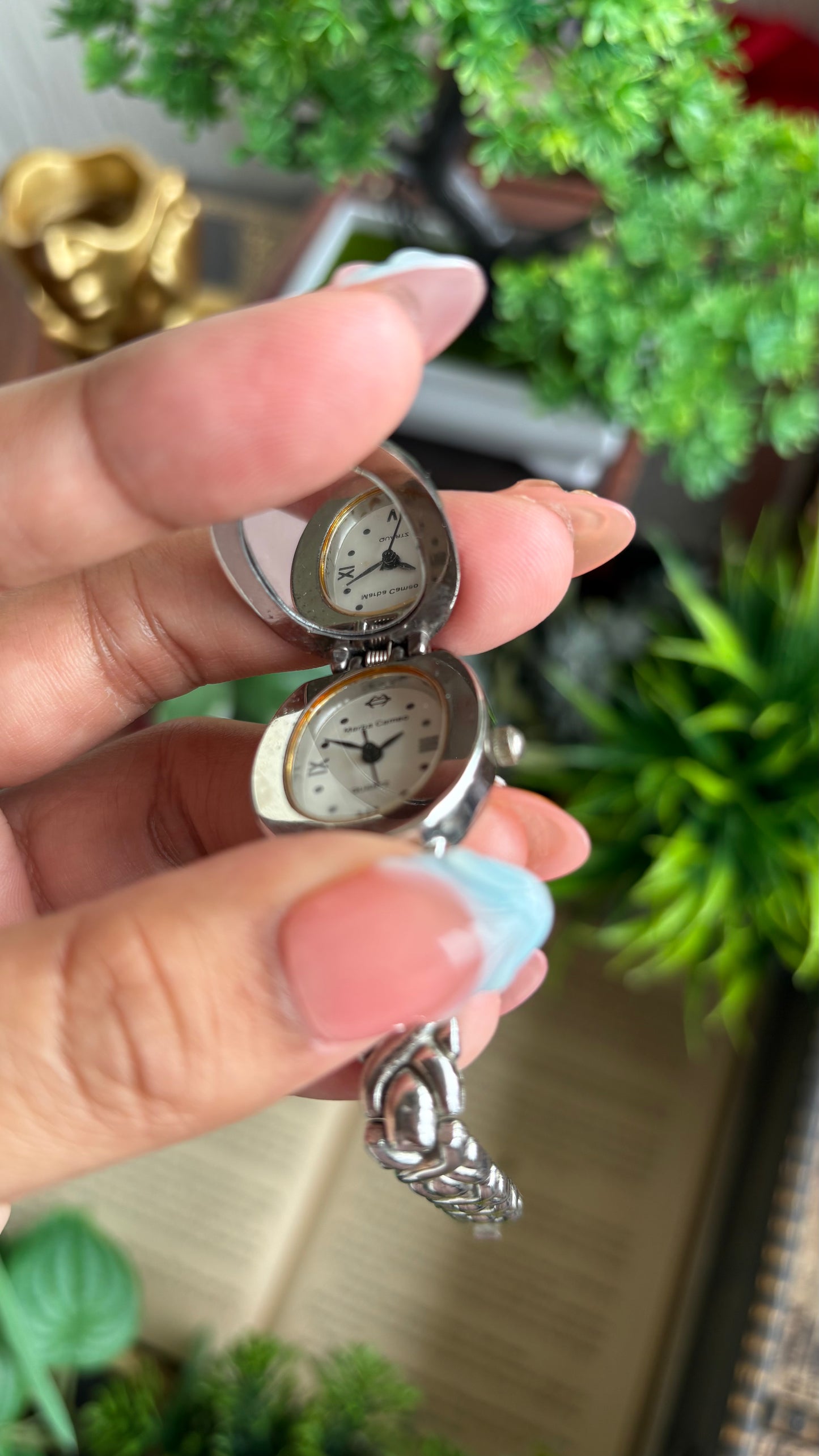 Extremely Rare Vintage Marba Cameo Peekaboo Watch in Silver Tone