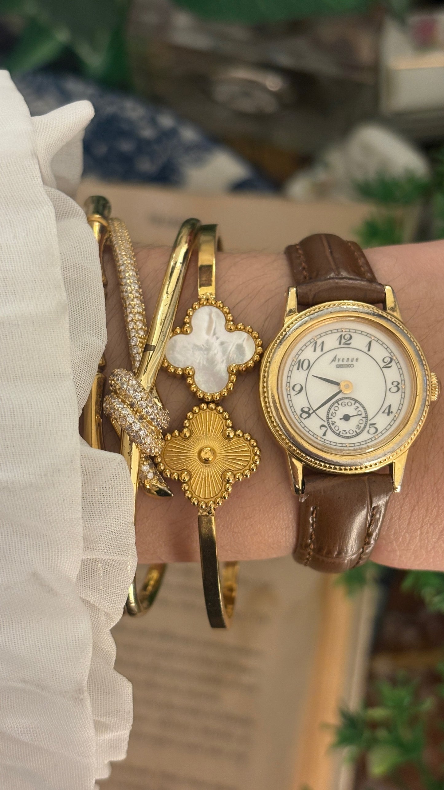 Rare Vintage Seiko Avenue Dual Chrono Seconds Watch in Gold Tone Brown Leather Quartz