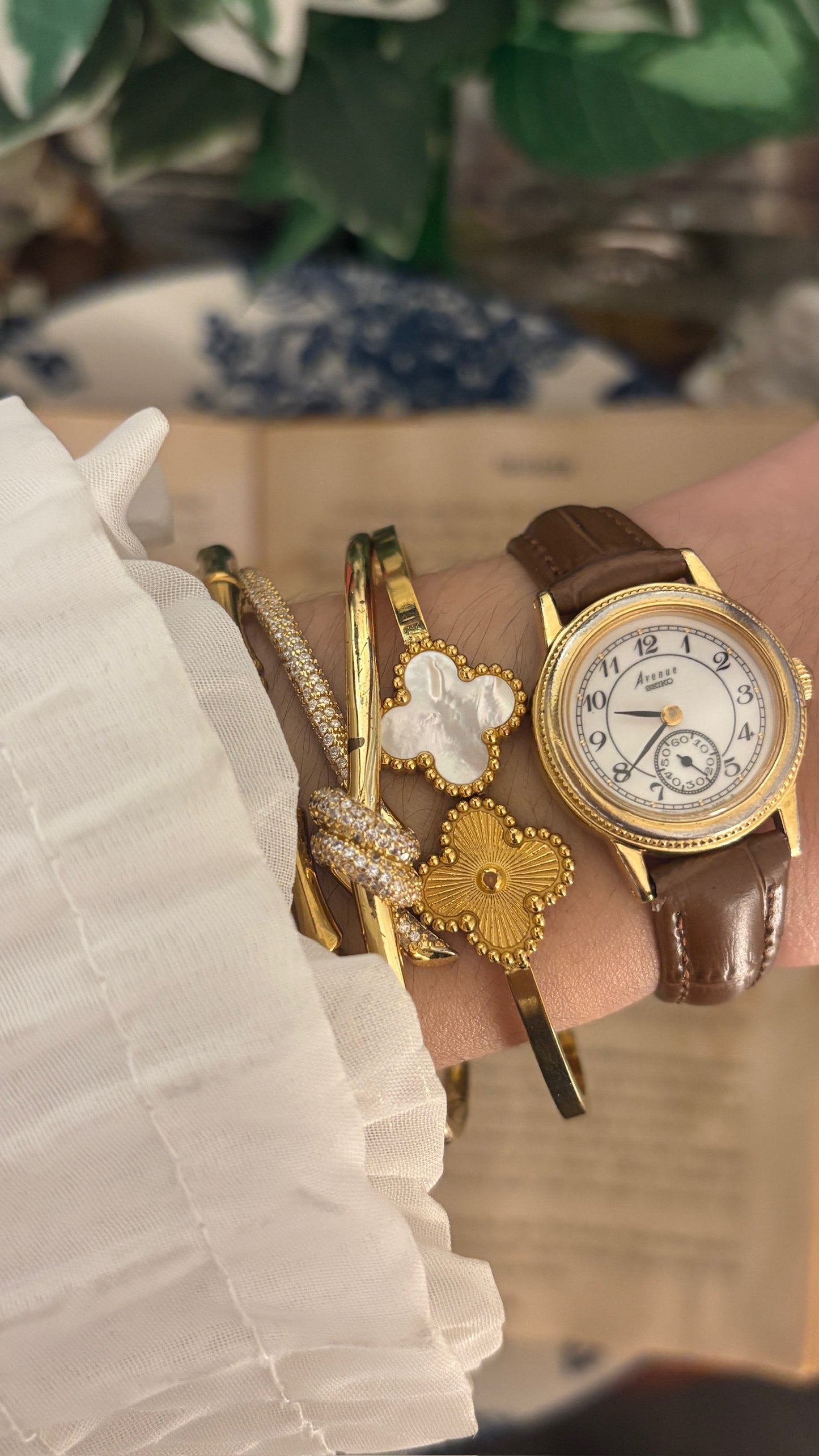 Rare Vintage Seiko Avenue Dual Chrono Seconds Watch in Gold Tone Brown Leather Quartz