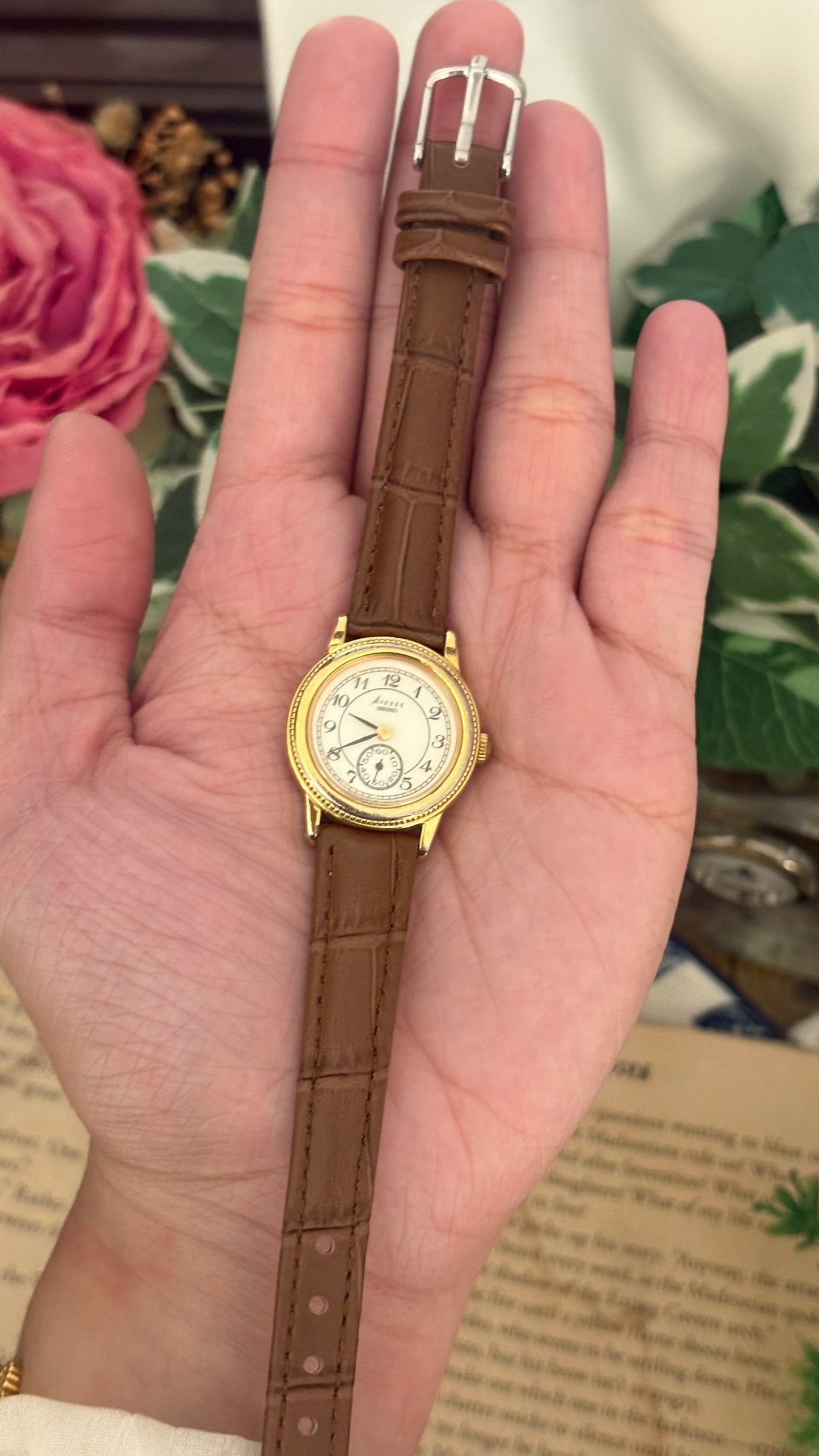 Rare Vintage Seiko Avenue Dual Chrono Seconds Watch in Gold Tone Brown Leather Quartz