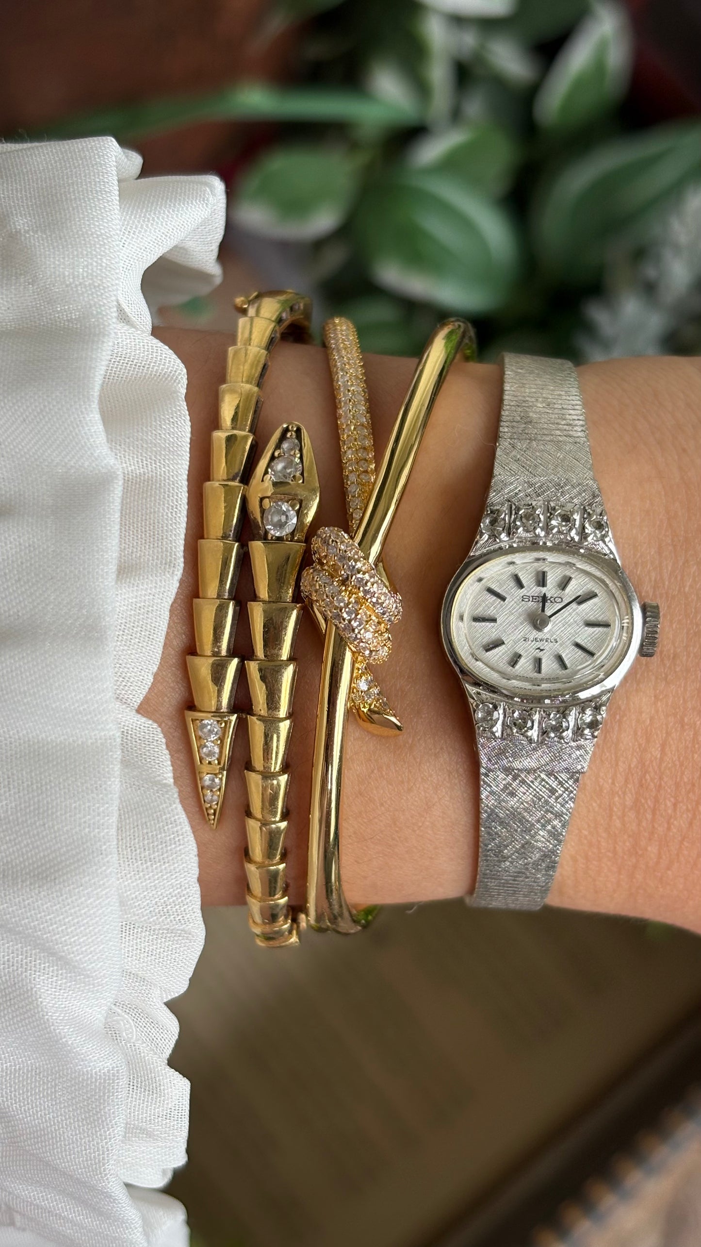 Vintage Seiko Manual Wind Watch in Silver Tone with Eight Diamonds