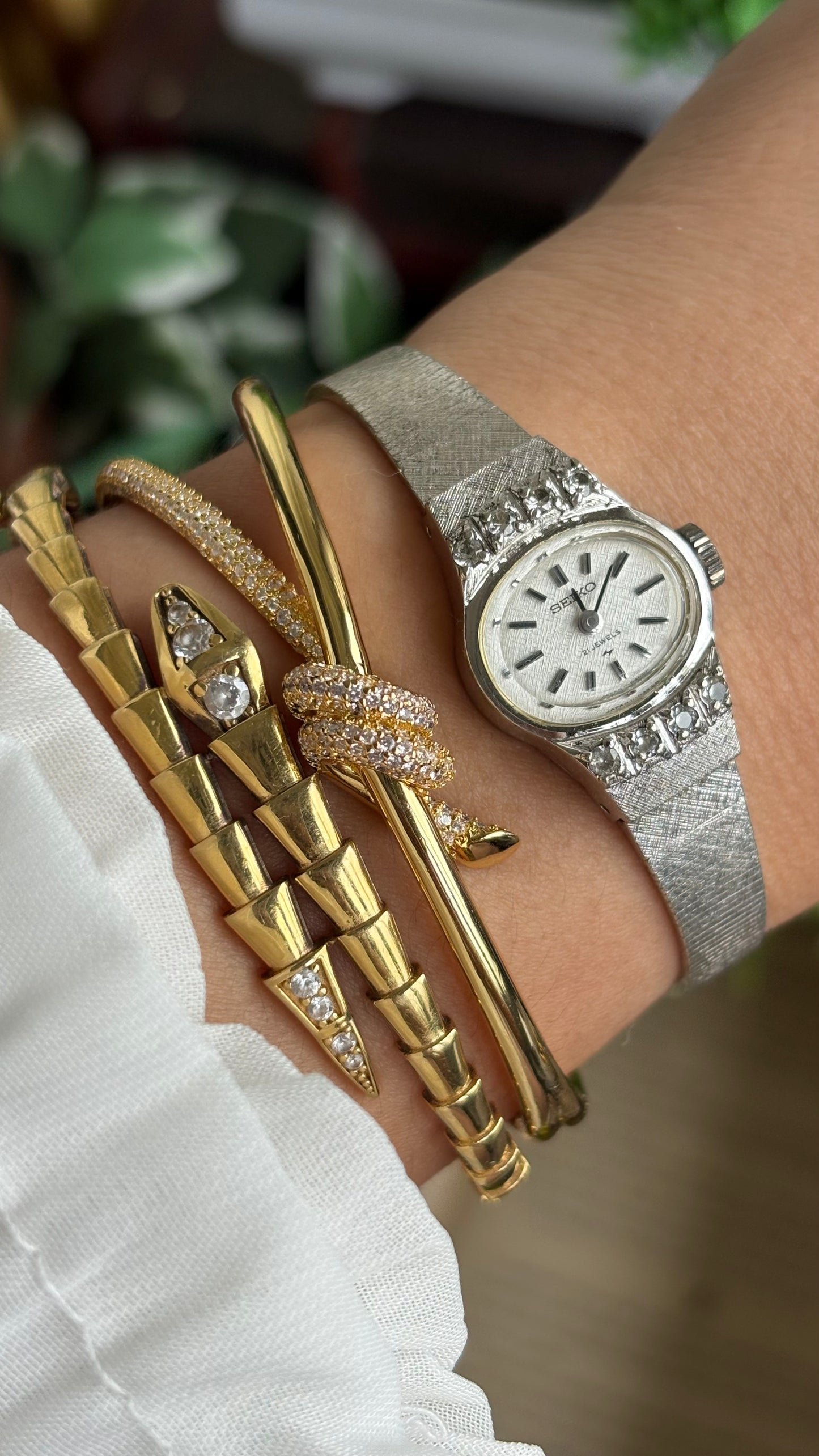 Vintage Seiko Manual Wind Watch in Silver Tone with Eight Diamonds
