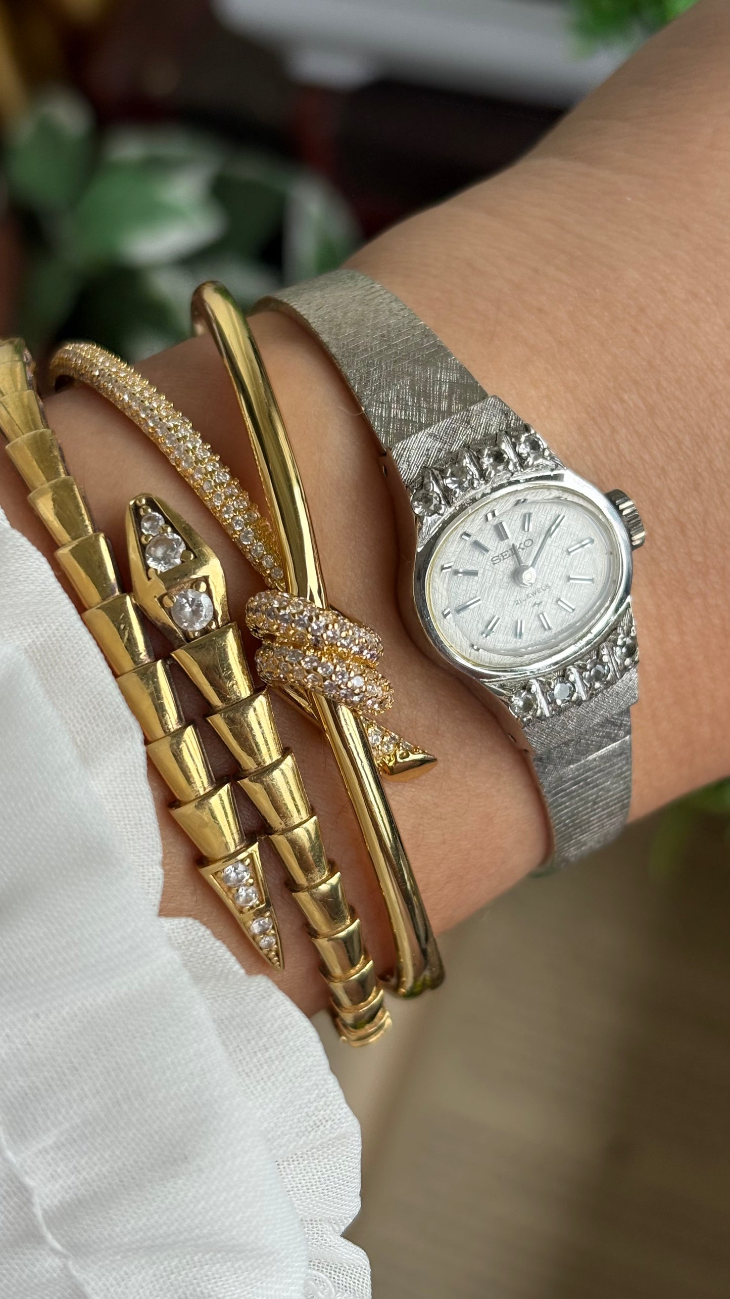 Vintage Seiko Manual Wind Watch in Silver Tone with Eight Diamonds