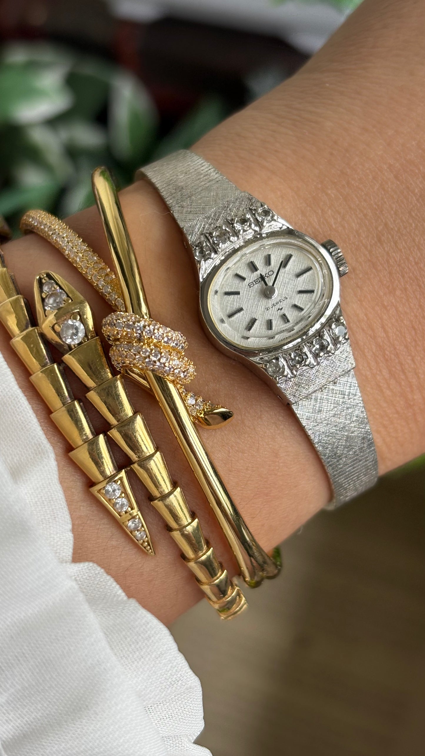 Vintage Seiko Manual Wind Watch in Silver Tone with Eight Diamonds