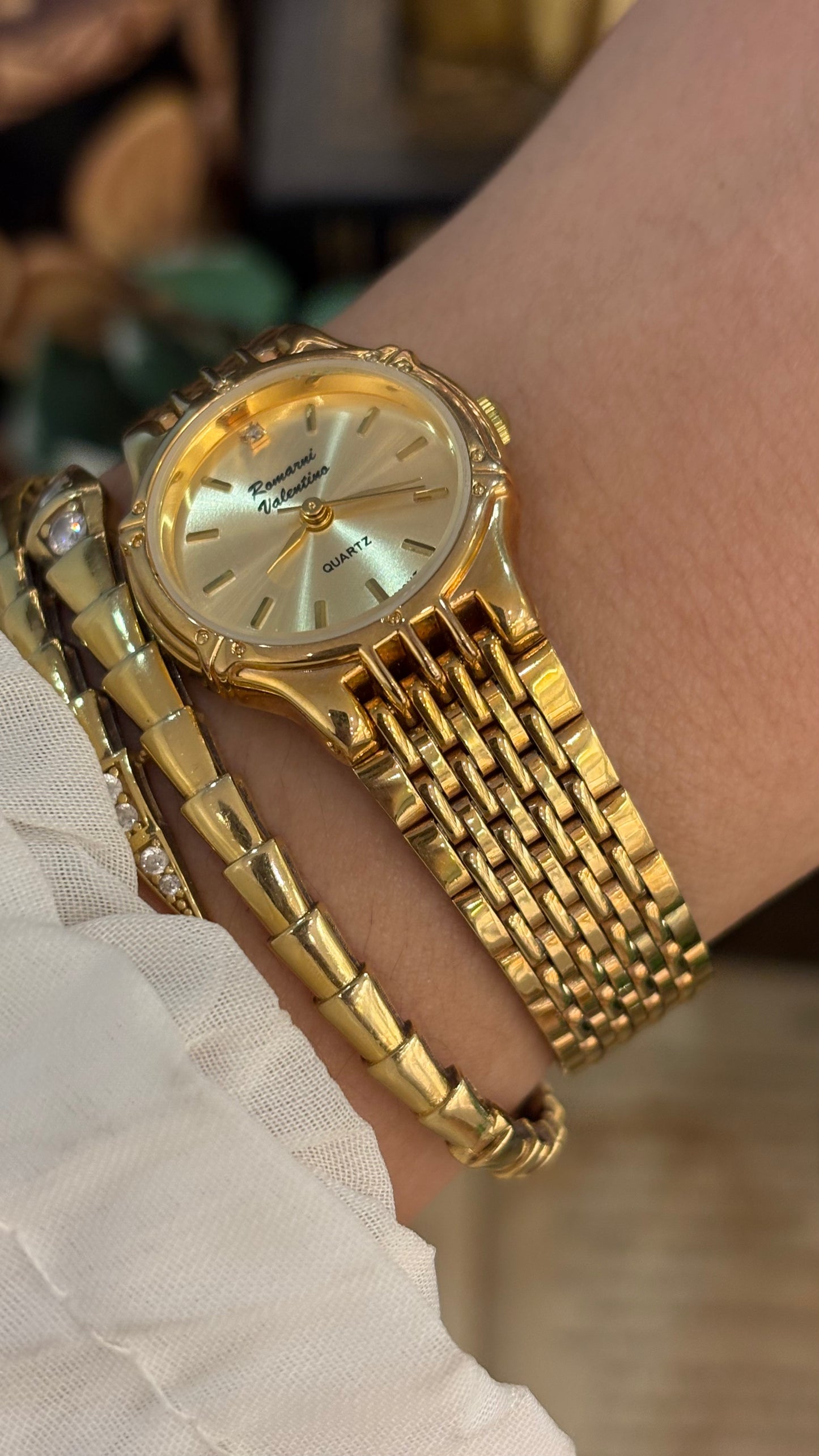 Vintage Romarni Valentino Swiss Classic Watch in Gold Tone Quartz