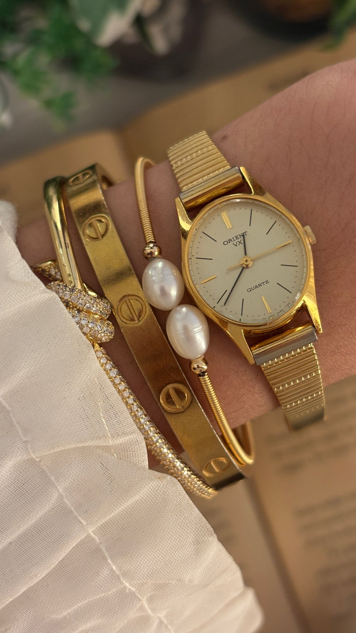 Rare Vintage Orient Seiko Oval Dial Watch in Gold Tone Quartz