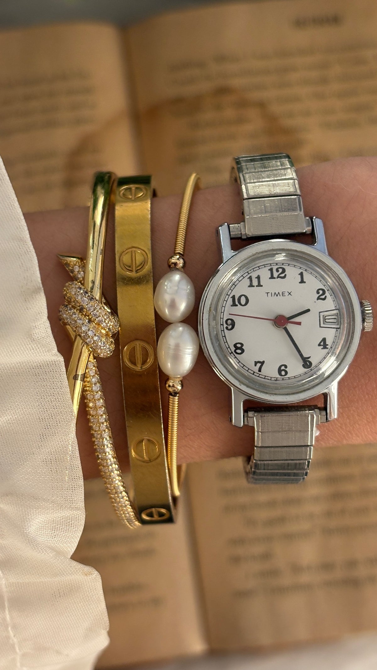 Rare Vintage Timex Date Window Mechanical Wind Watch in Silver Tone Quartz
