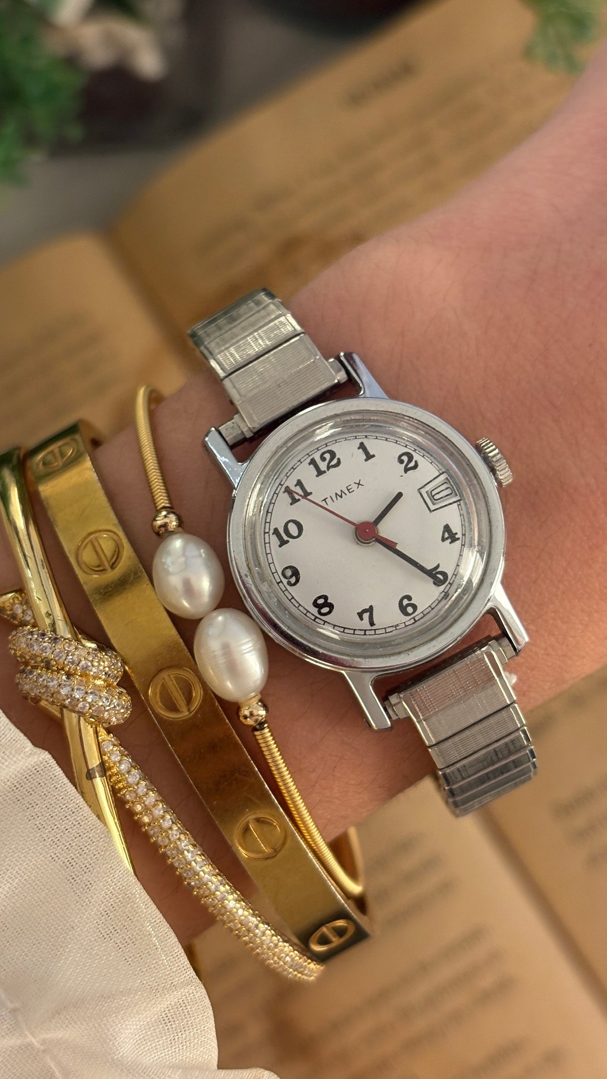 Rare Vintage Timex Date Window Mechanical Wind Watch in Silver Tone Quartz