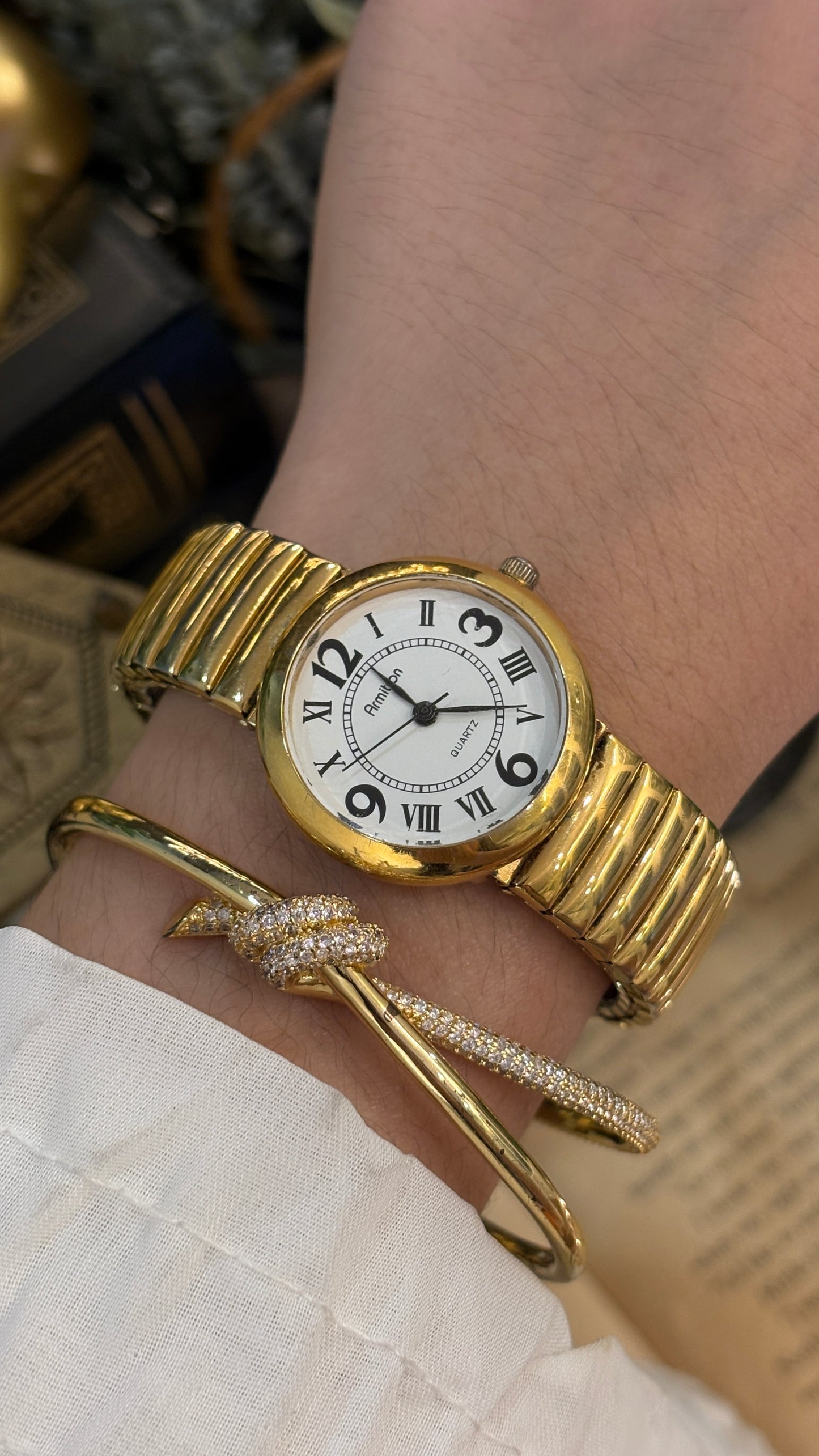 Vintage Armitron Stretchy Band Classic Watch in Gold Tone Quartz