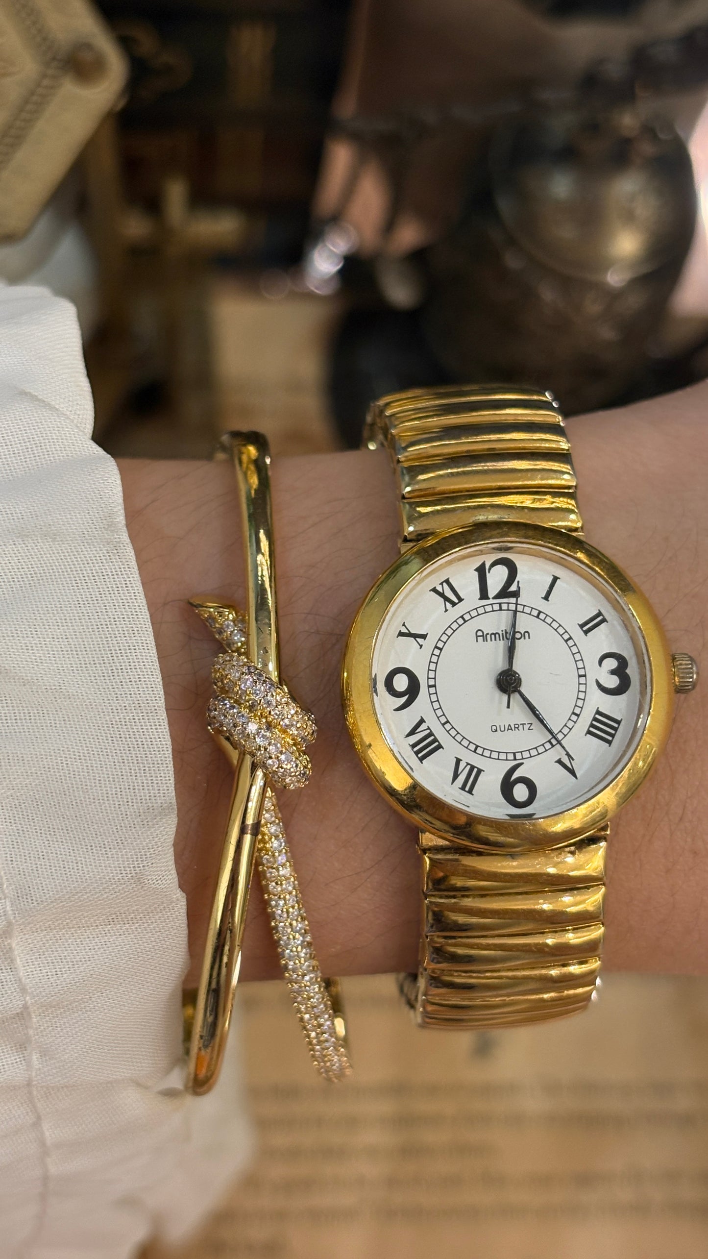 Vintage Armitron Stretchy Band Classic Watch in Gold Tone Quartz
