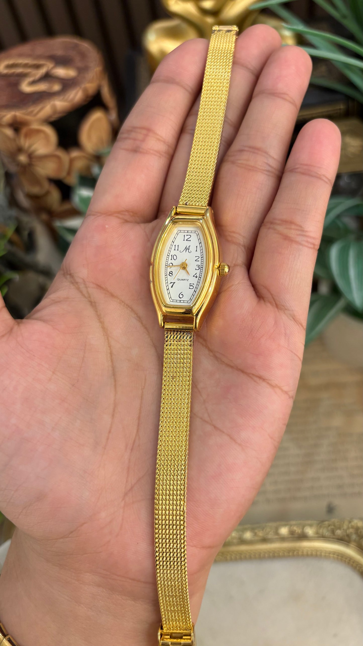 Dainty Vintage Montre Barrel Dial Mesh Watch in Gold Tone Quartz