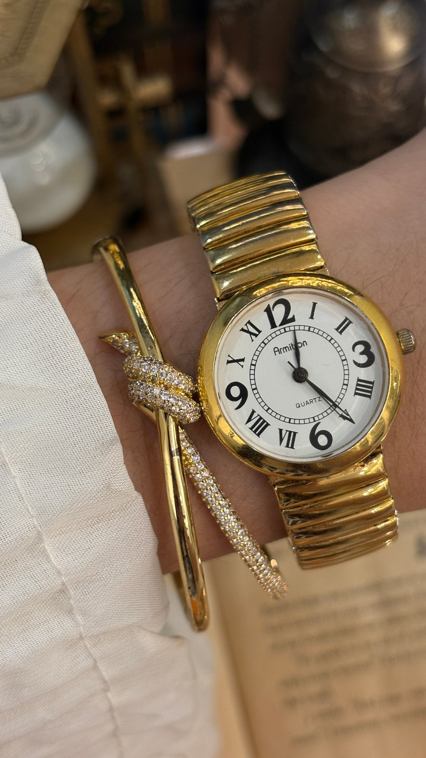Vintage Armitron Stretchy Band Classic Watch in Gold Tone Quartz