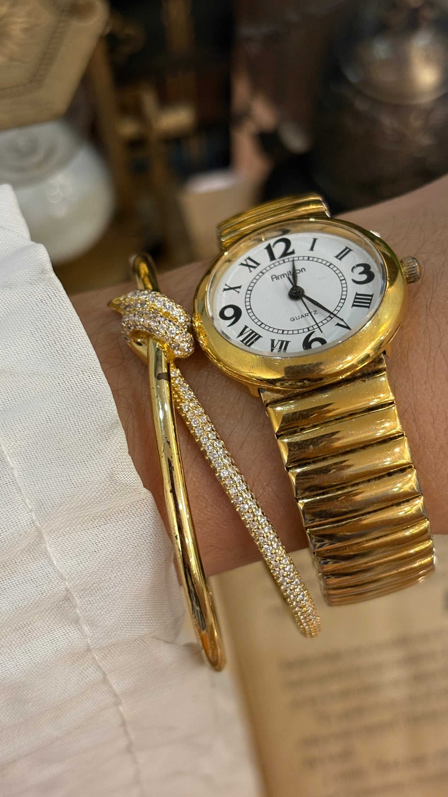 Vintage Armitron Stretchy Band Classic Watch in Gold Tone Quartz