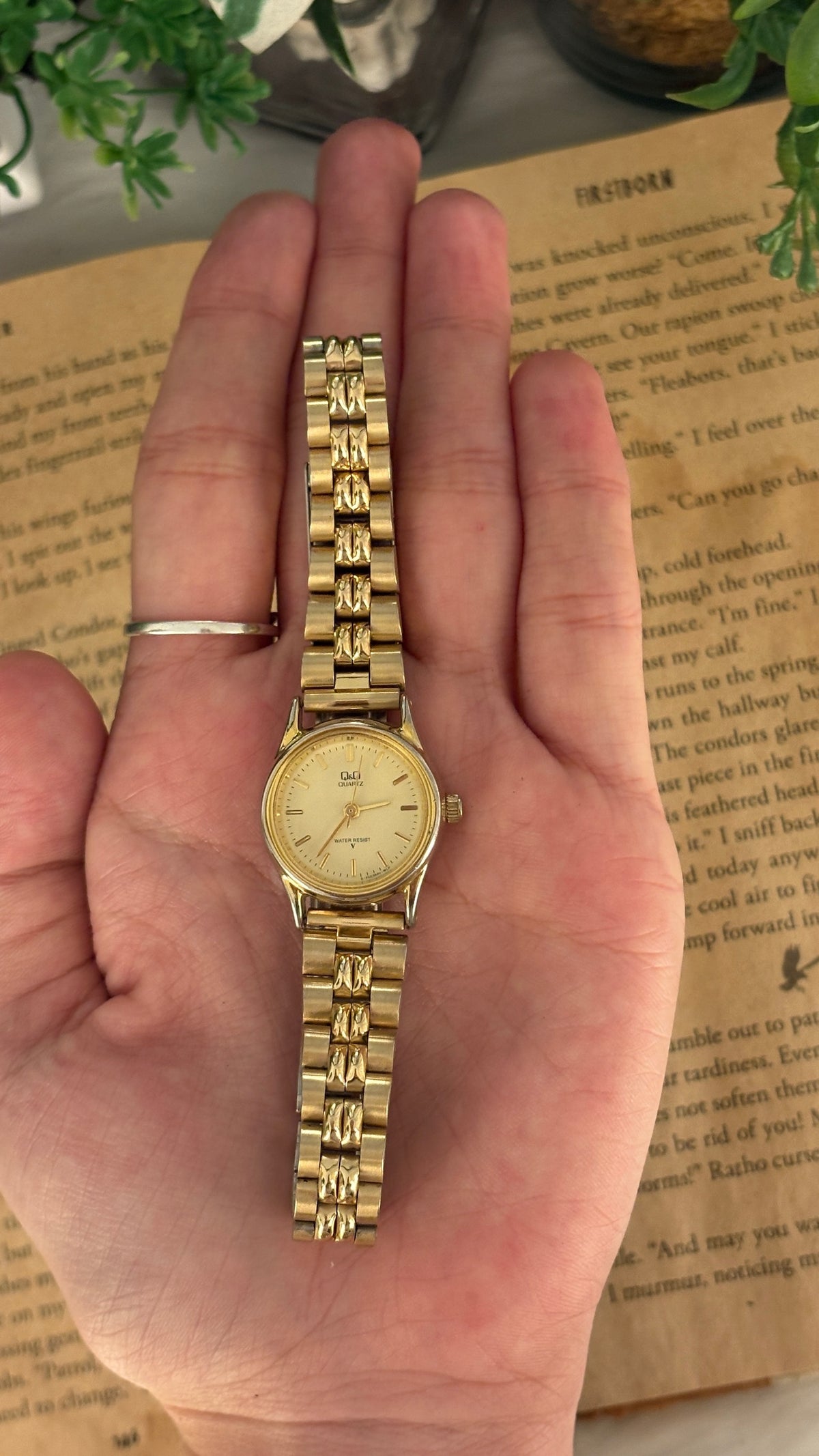Rare Vintage Q&Q Citizen Classic Watch in Gold Tone Quartz
