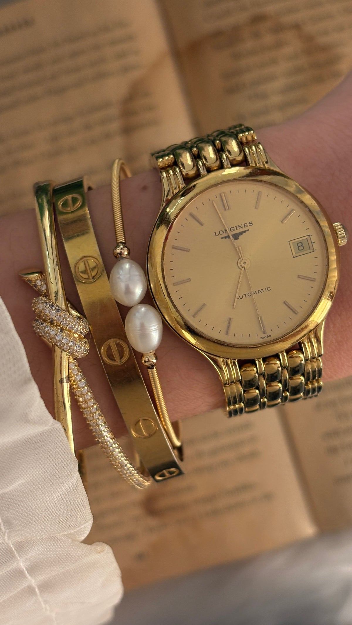 Extremely Rare Vintage Longines Swiss Automatic Mens Date Window Watch in Gold Tone Quartz