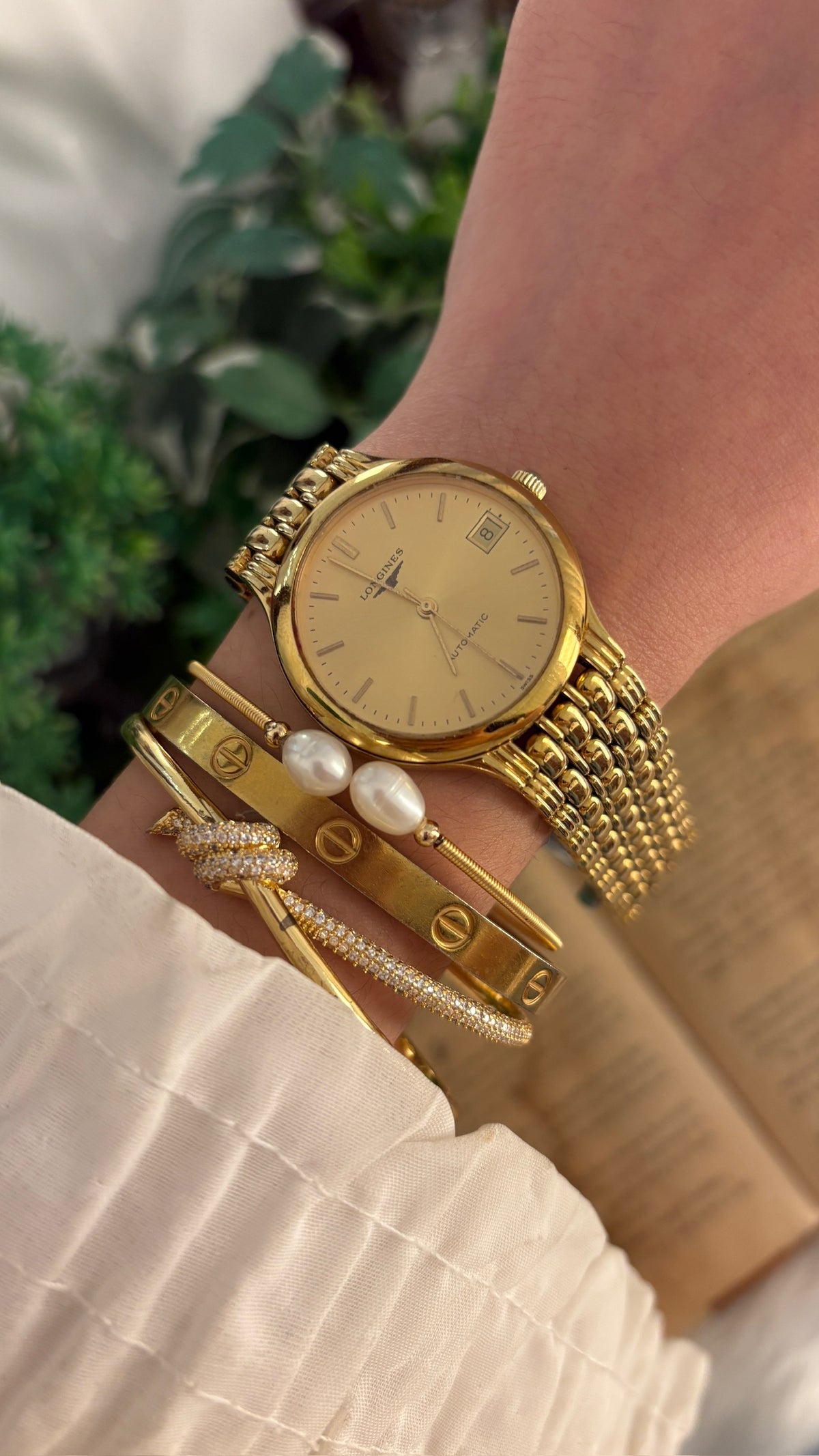 Extremely Rare Vintage Longines Swiss Automatic Mens Date Window Watch in Gold Tone Quartz