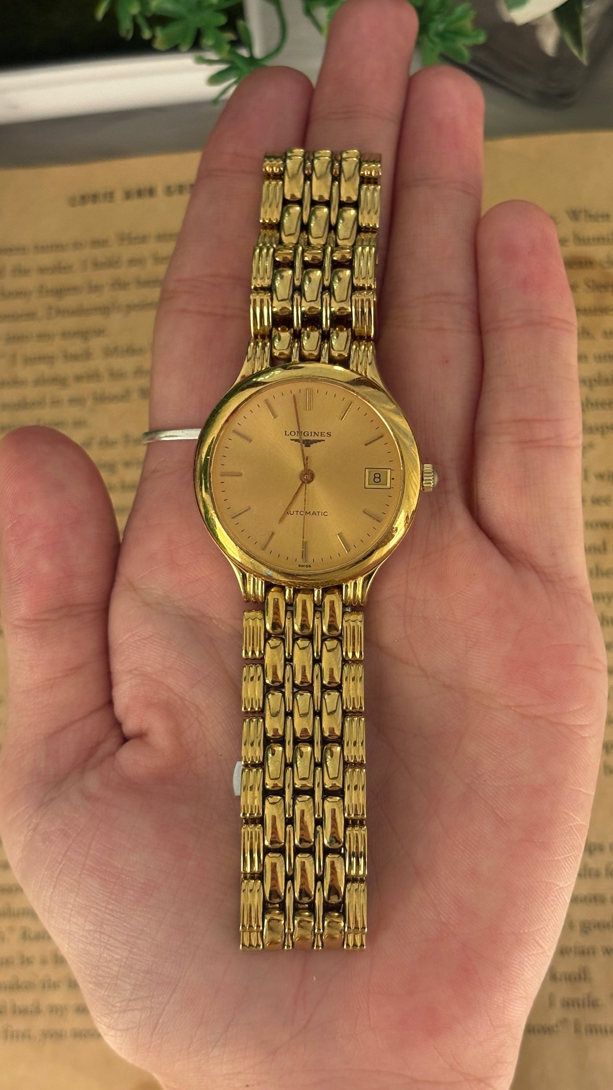 Extremely Rare Vintage Longines Swiss Automatic Mens Date Window Watch in Gold Tone Quartz