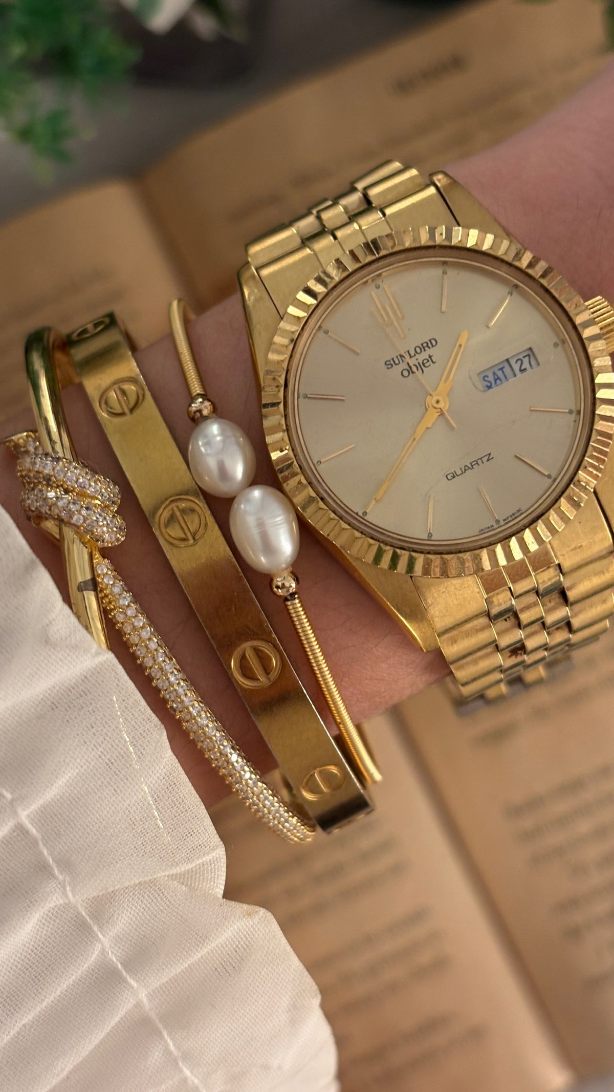 Vintage Sunlord Objet Citizen Fluted Bezel Day-Date Watch in Gold Tone Quartz