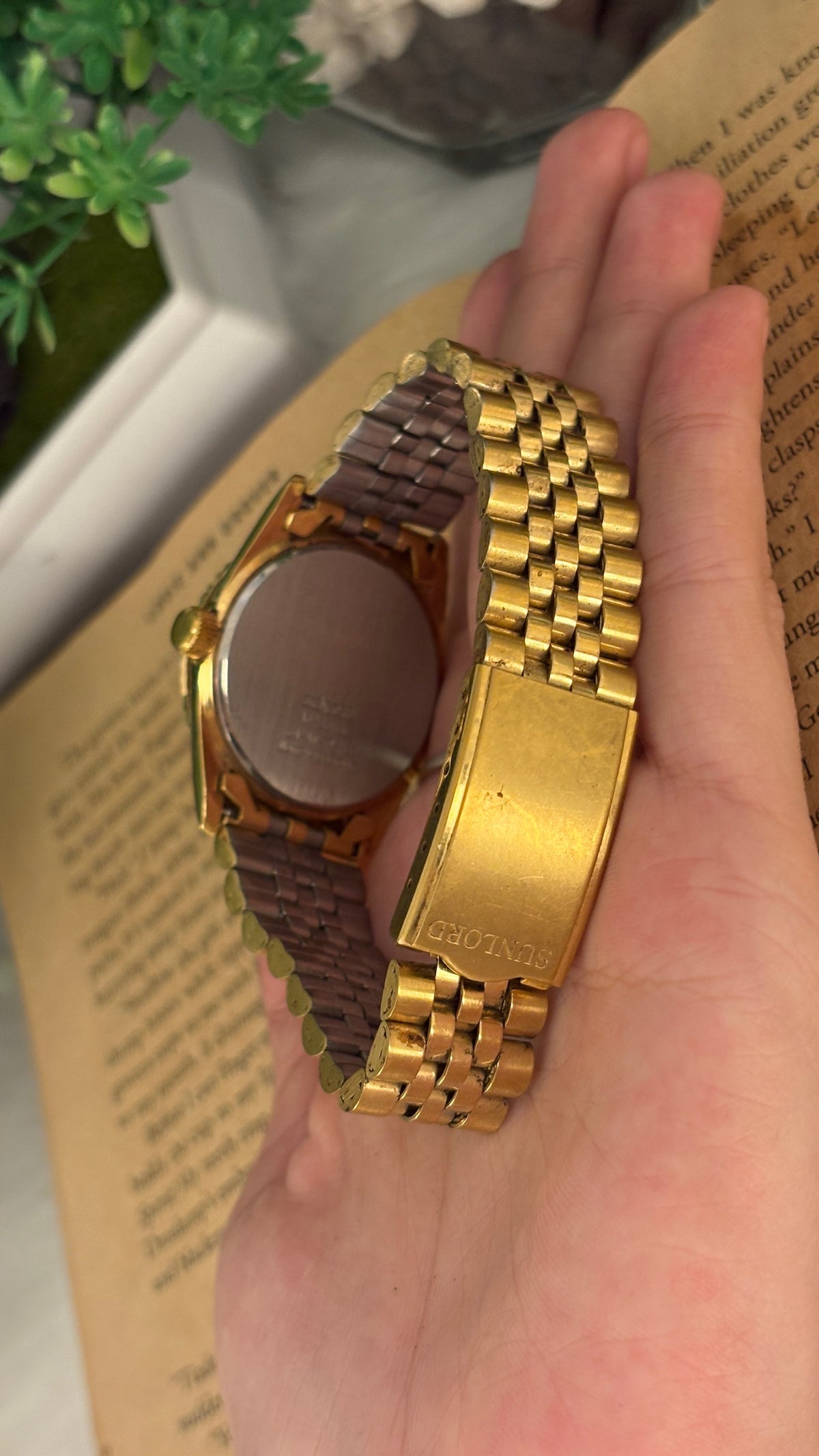 Vintage Sunlord Objet Citizen Fluted Bezel Day-Date Watch in Gold Tone Quartz