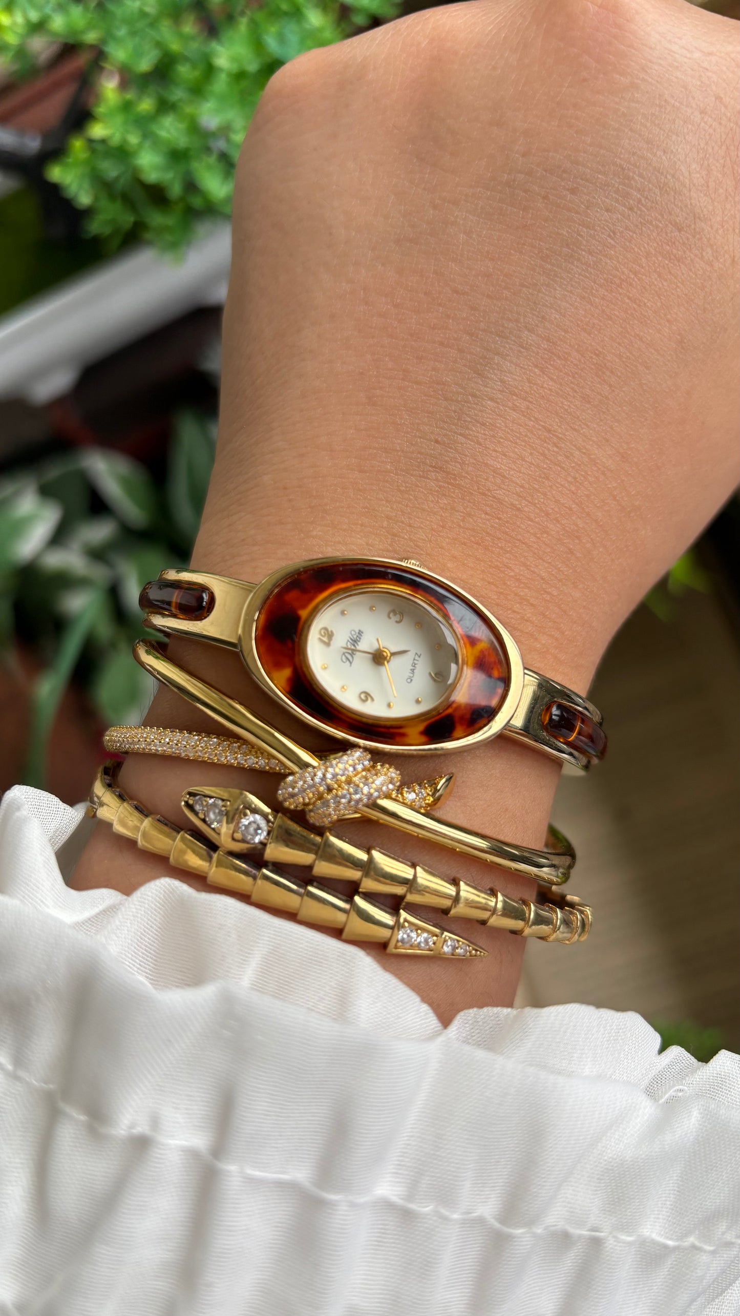 Vintage De Wan Tortoise Bangle Watch in Gold Tone Oval Face