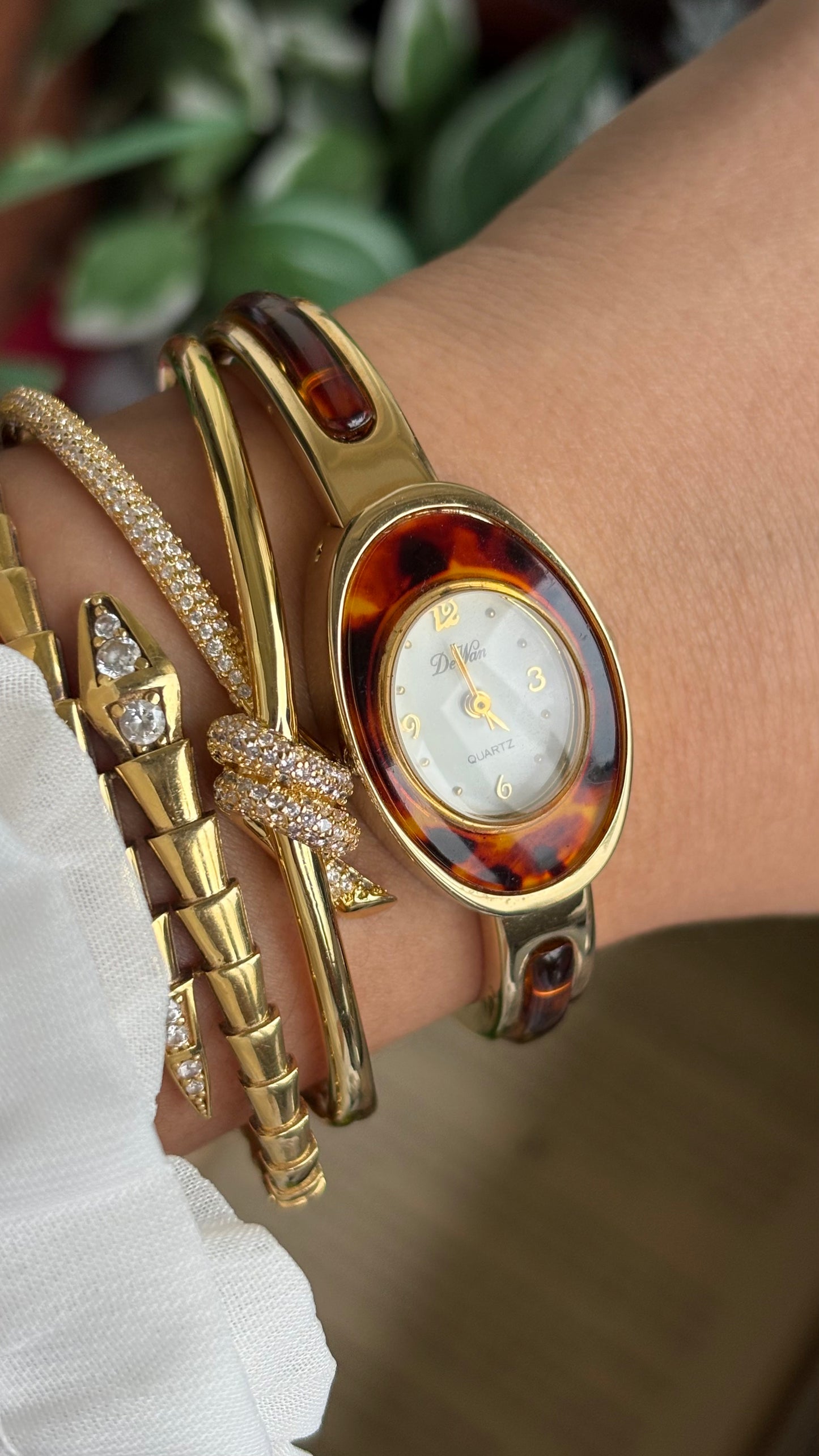 Vintage De Wan Tortoise Bangle Watch in Gold Tone Oval Face