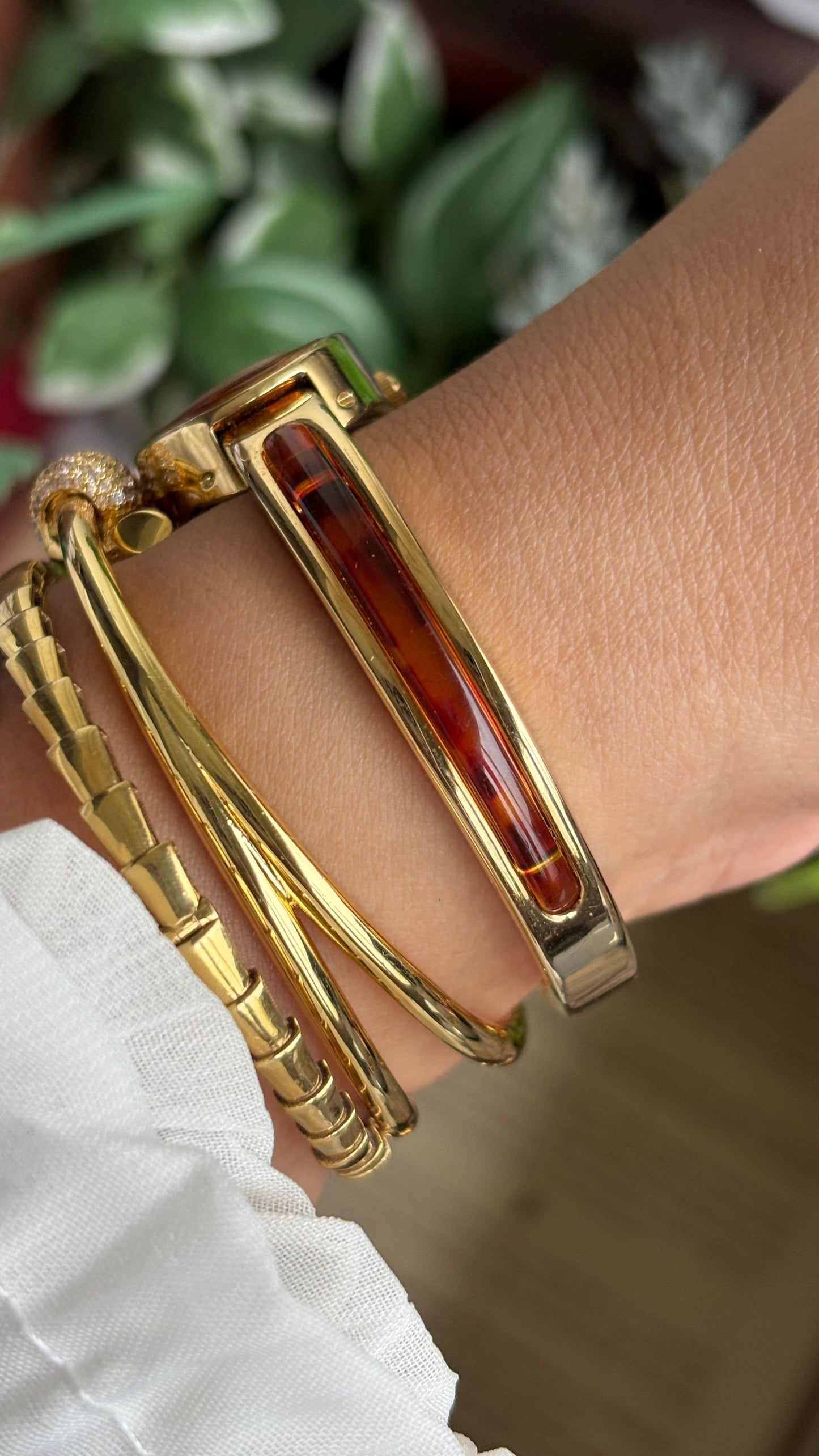 Vintage De Wan Tortoise Bangle Watch in Gold Tone Oval Face
