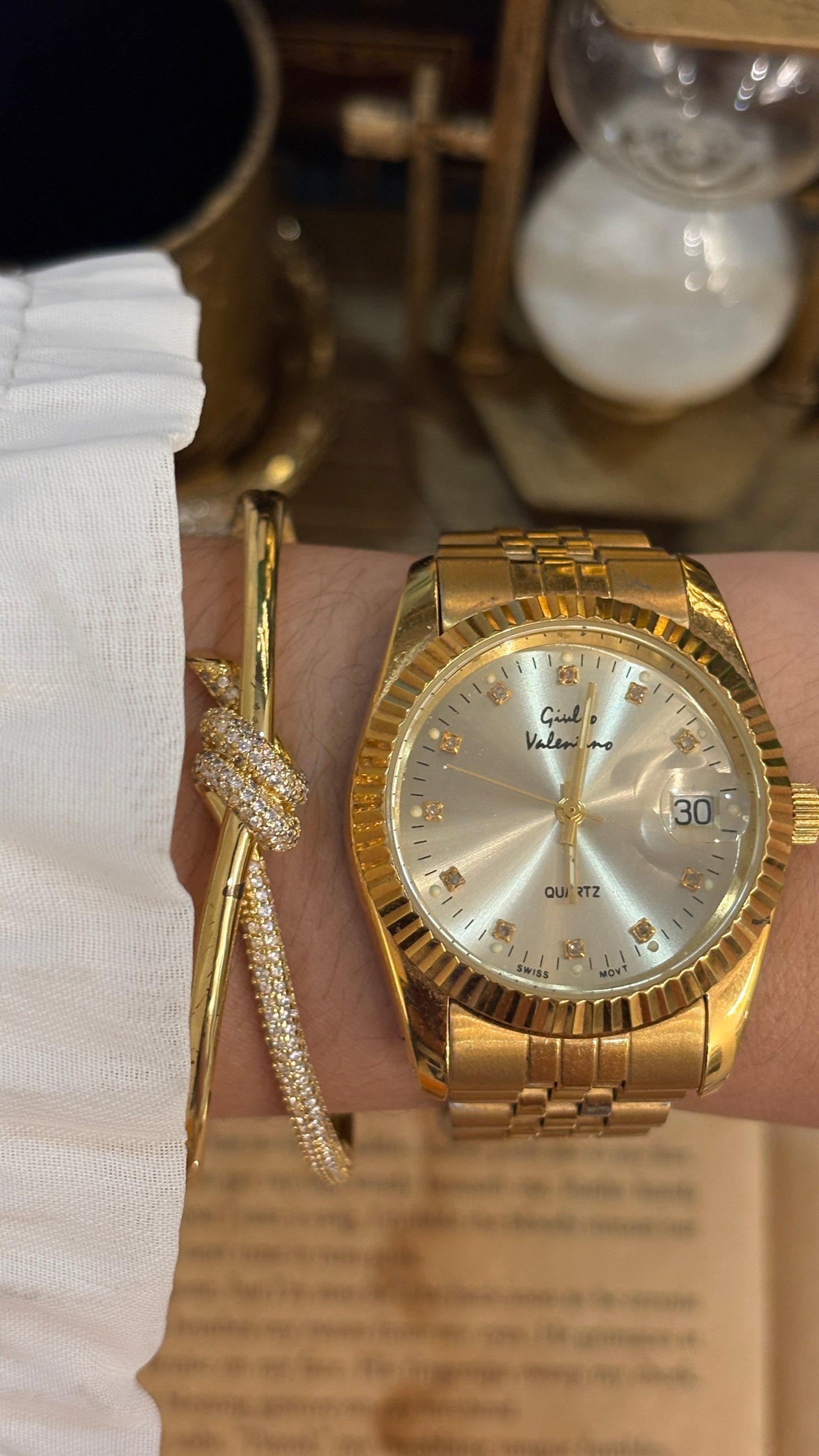 Vintage Giulio Valentino with Date Window Fluted Bezel Dress Watch in Gold Tone Quartz