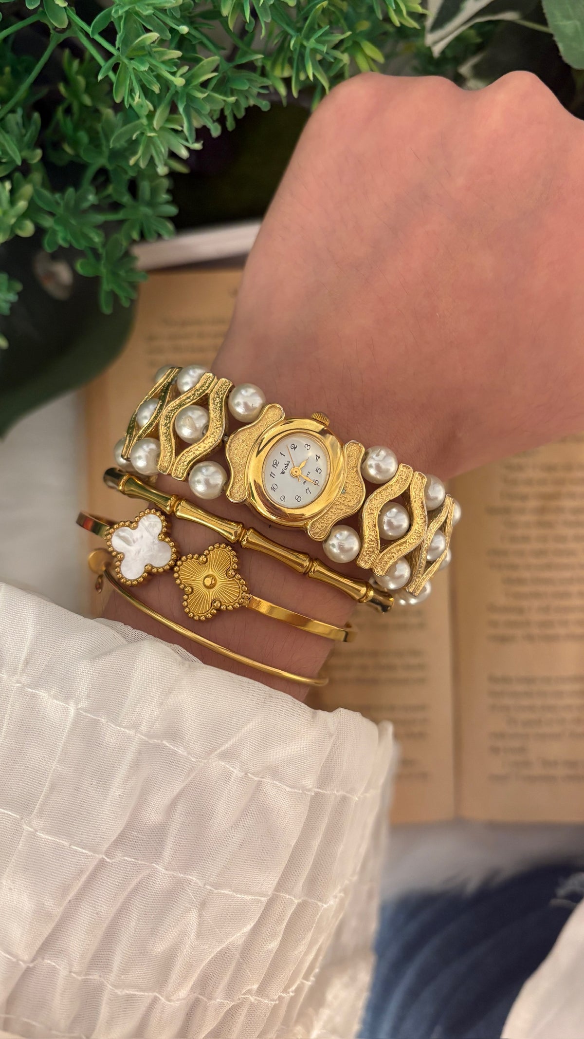Rare Vintage Winks Pearl Accent Bangle Watch in Gold Tone Quartz