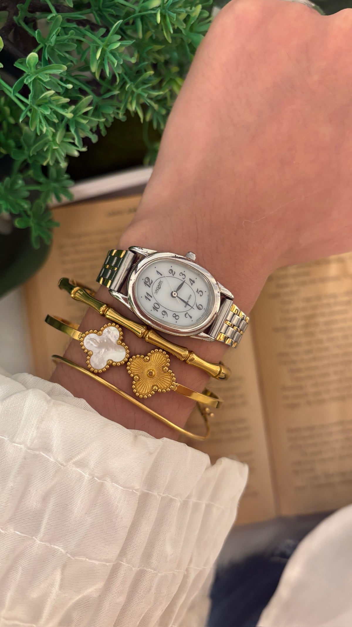 Vintage Vagary Solartech Oval Dial Classic Watch in Two-Tone Quartz