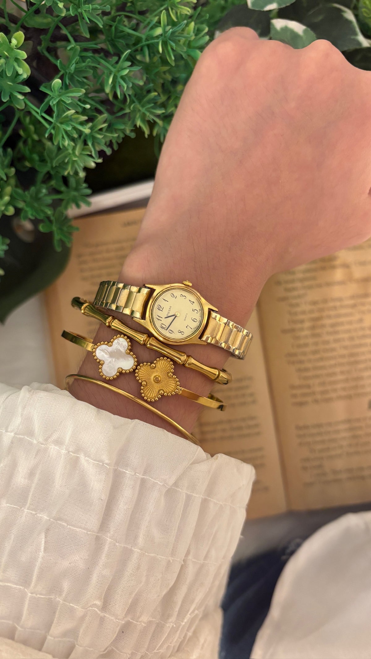 Rare Vintage Pulsar Seiko Classic Watch in Gold Tone Quartz