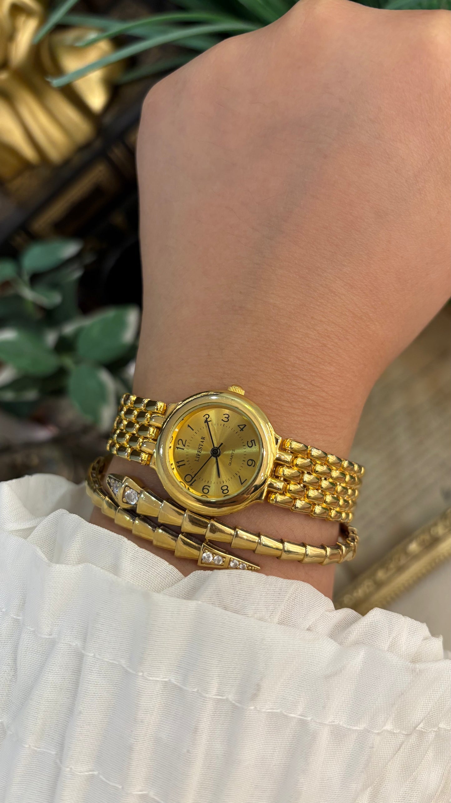 Vintage Lifestar Classic Dress Watch in Gold Tone Quartz