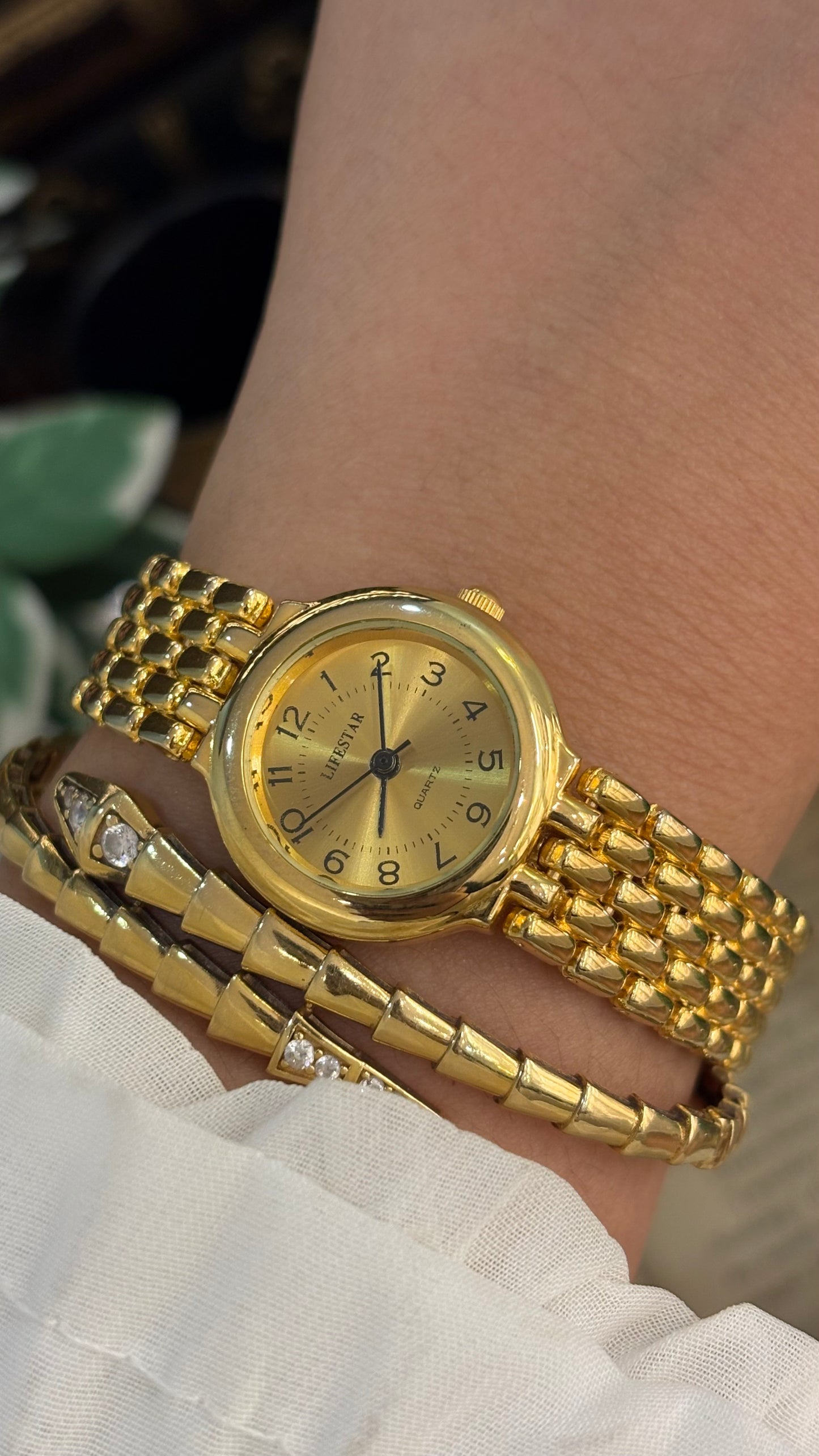 Vintage Lifestar Classic Dress Watch in Gold Tone Quartz