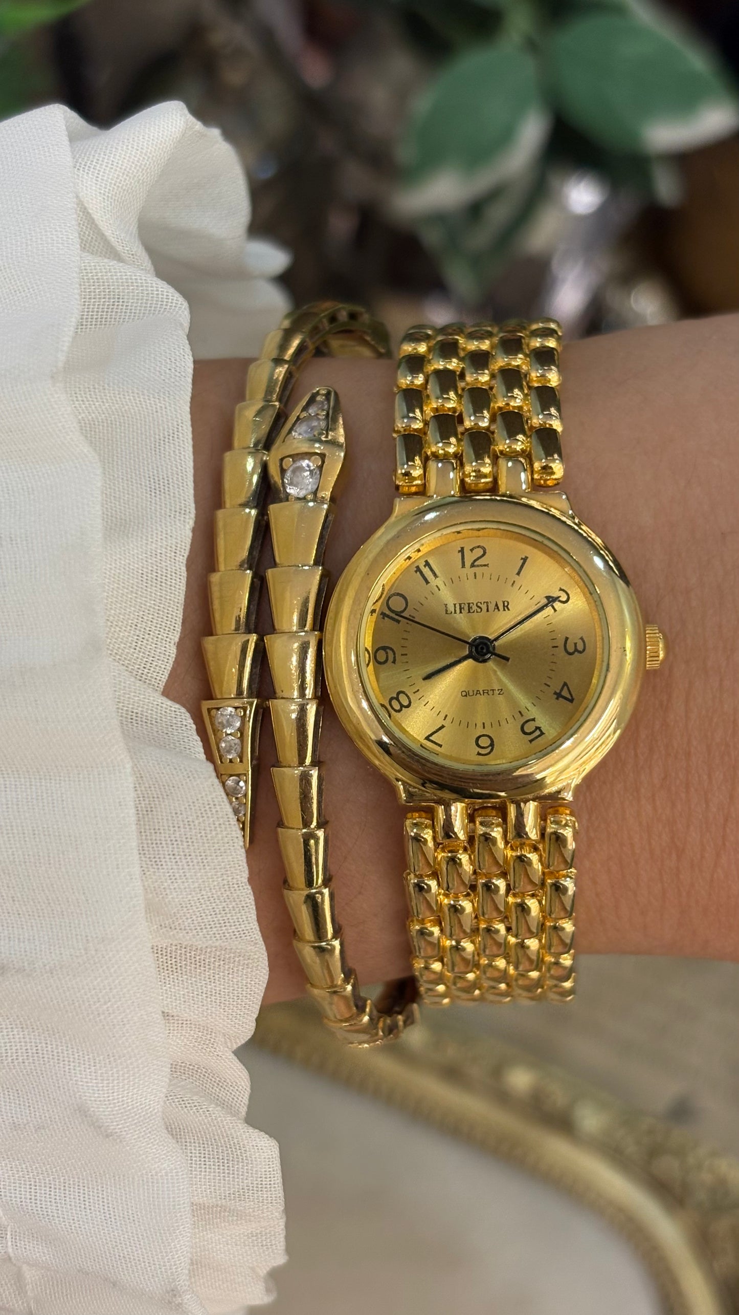 Vintage Lifestar Classic Dress Watch in Gold Tone Quartz