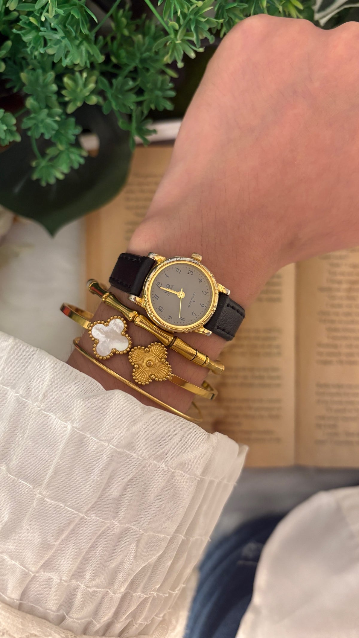 Vintage Q&Q Citizen Gray Dial Watch in Gold Tone Quartz