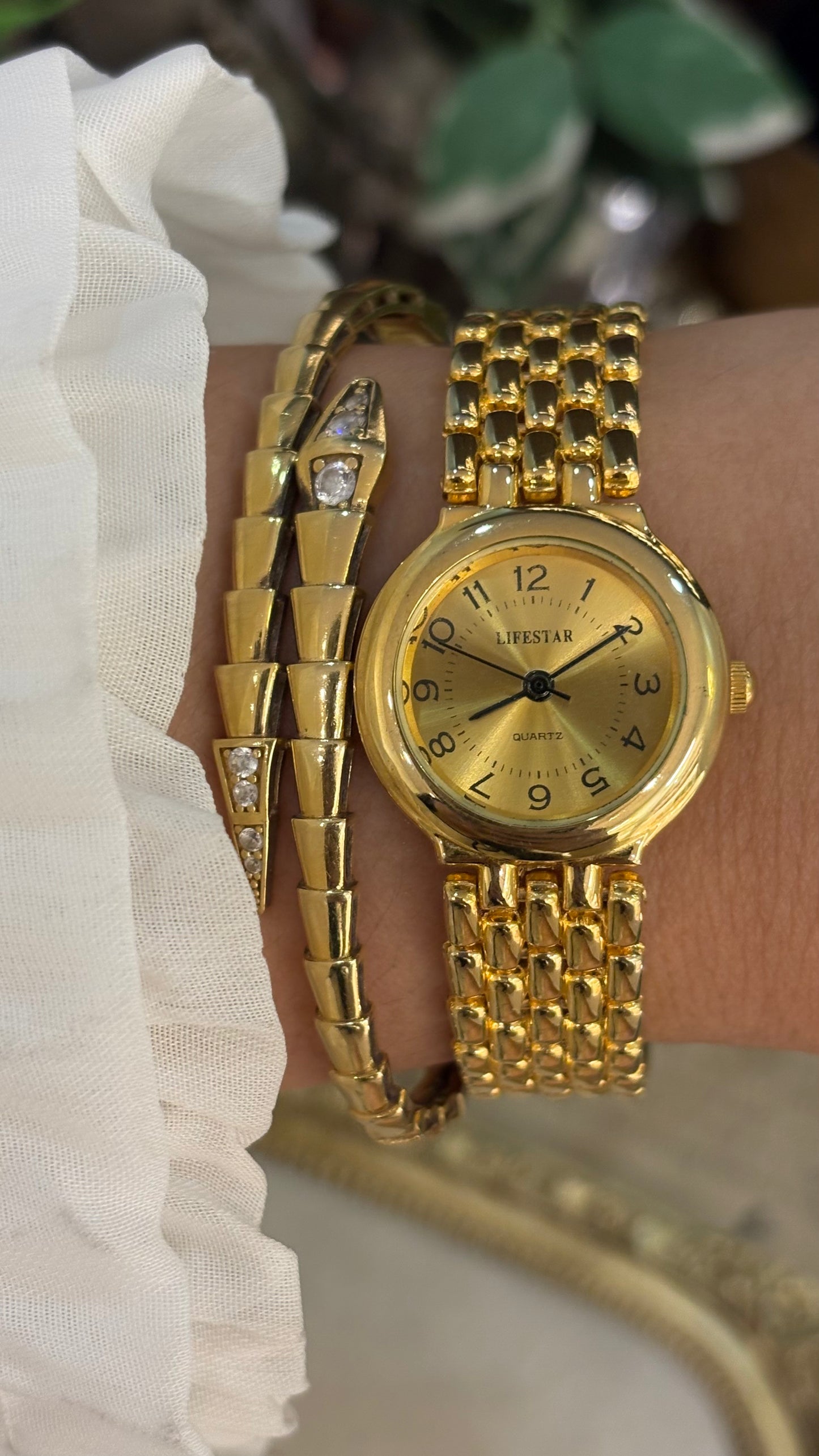 Vintage Lifestar Classic Dress Watch in Gold Tone Quartz