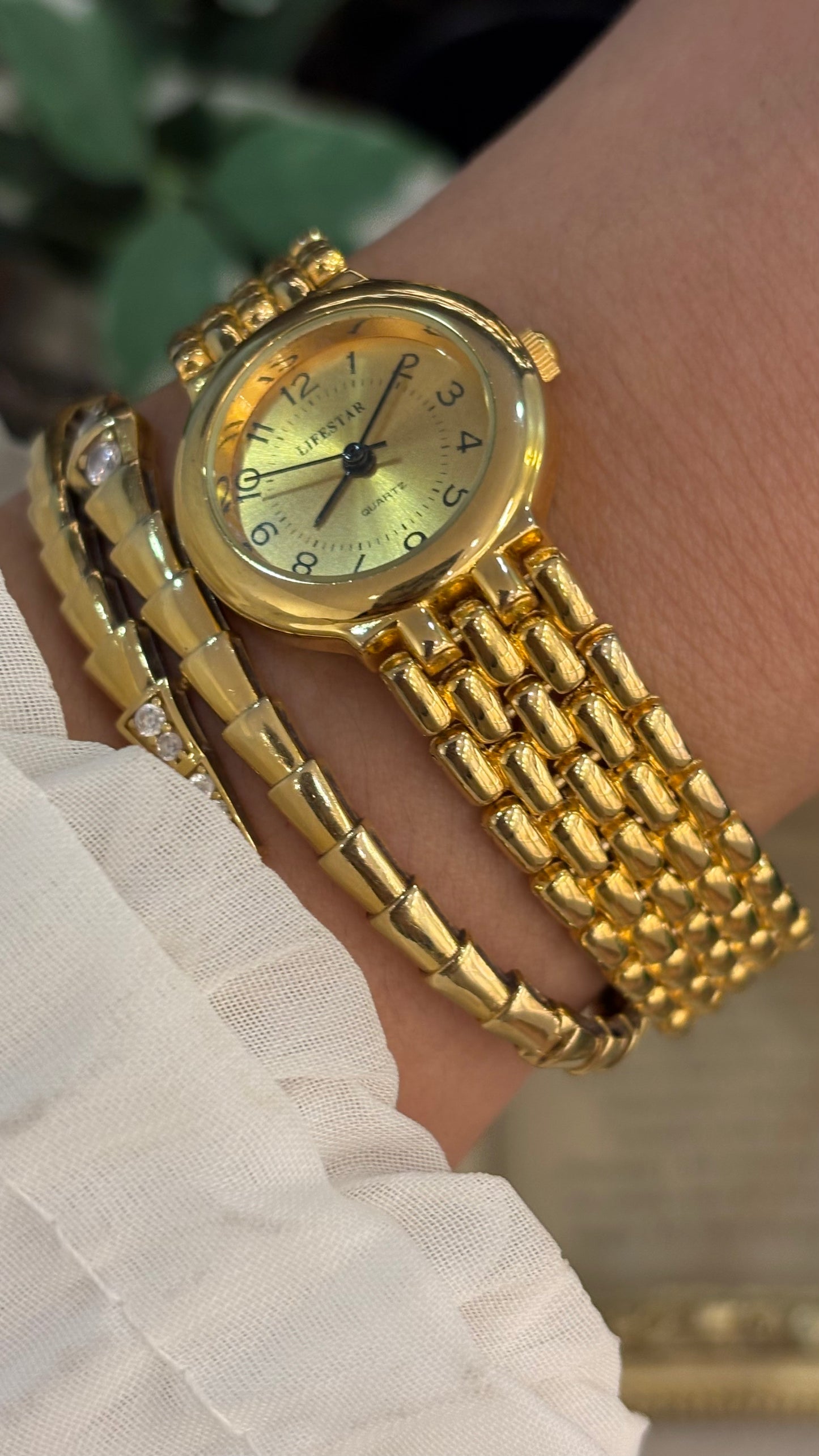Vintage Lifestar Classic Dress Watch in Gold Tone Quartz