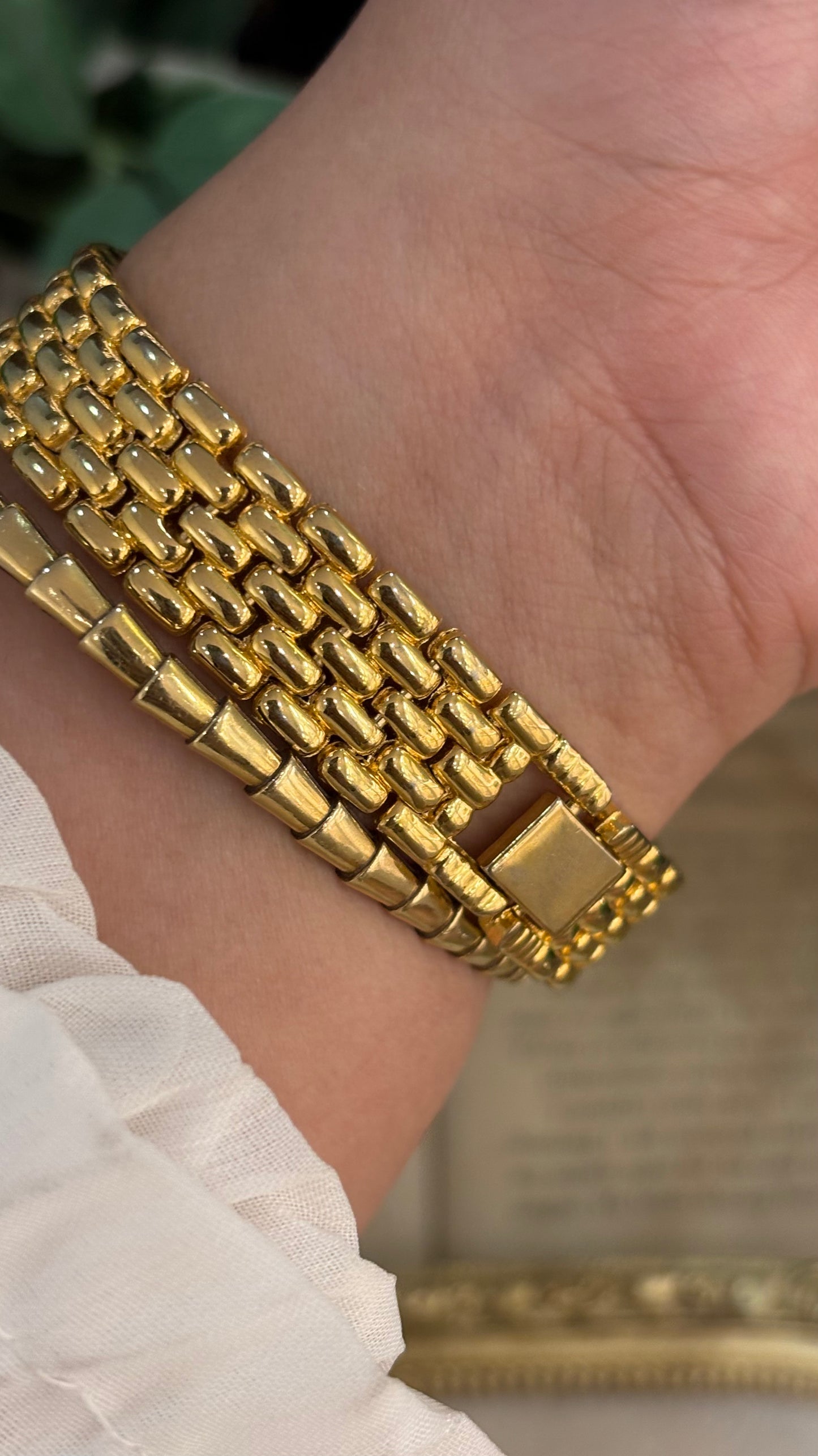 Vintage Lifestar Classic Dress Watch in Gold Tone Quartz