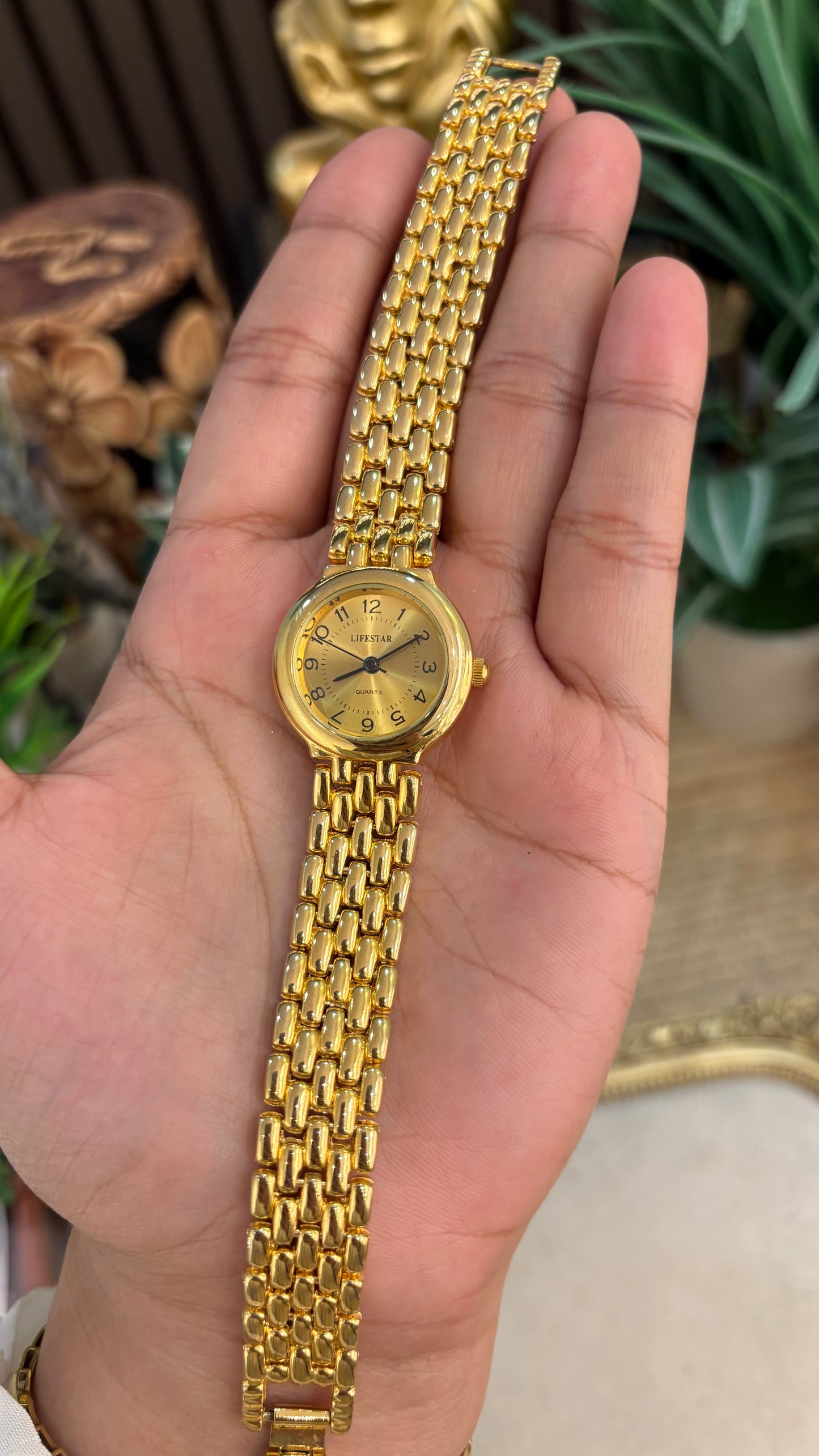 Vintage Lifestar Classic Dress Watch in Gold Tone Quartz