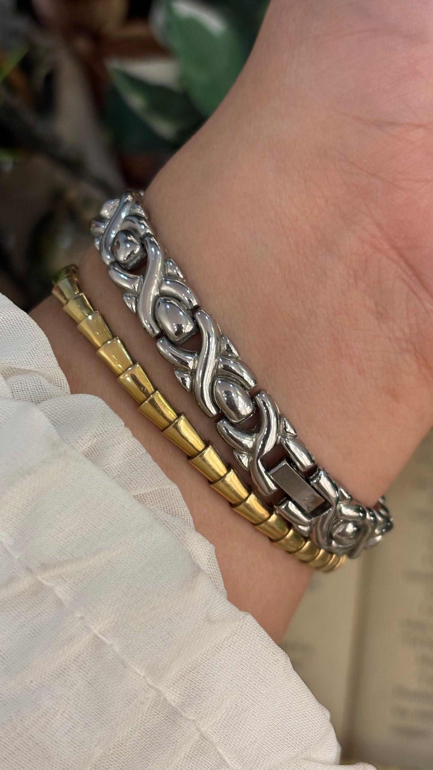 Extremely Rare Vintage Marba Green Cameo Peekaboo Watch in Silver Tone Quartz