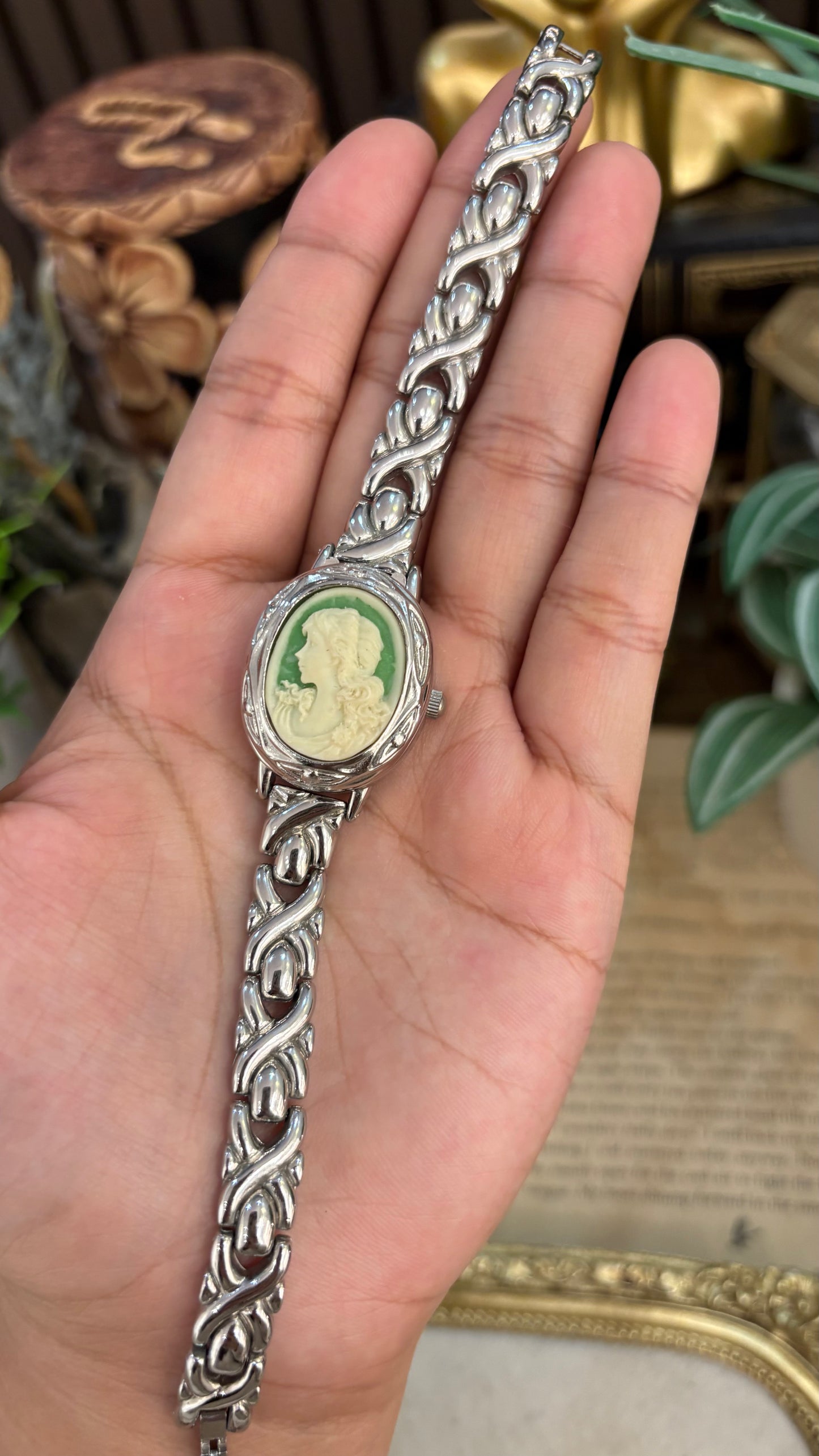 Extremely Rare Vintage Marba Green Cameo Peekaboo Watch in Silver Tone Quartz