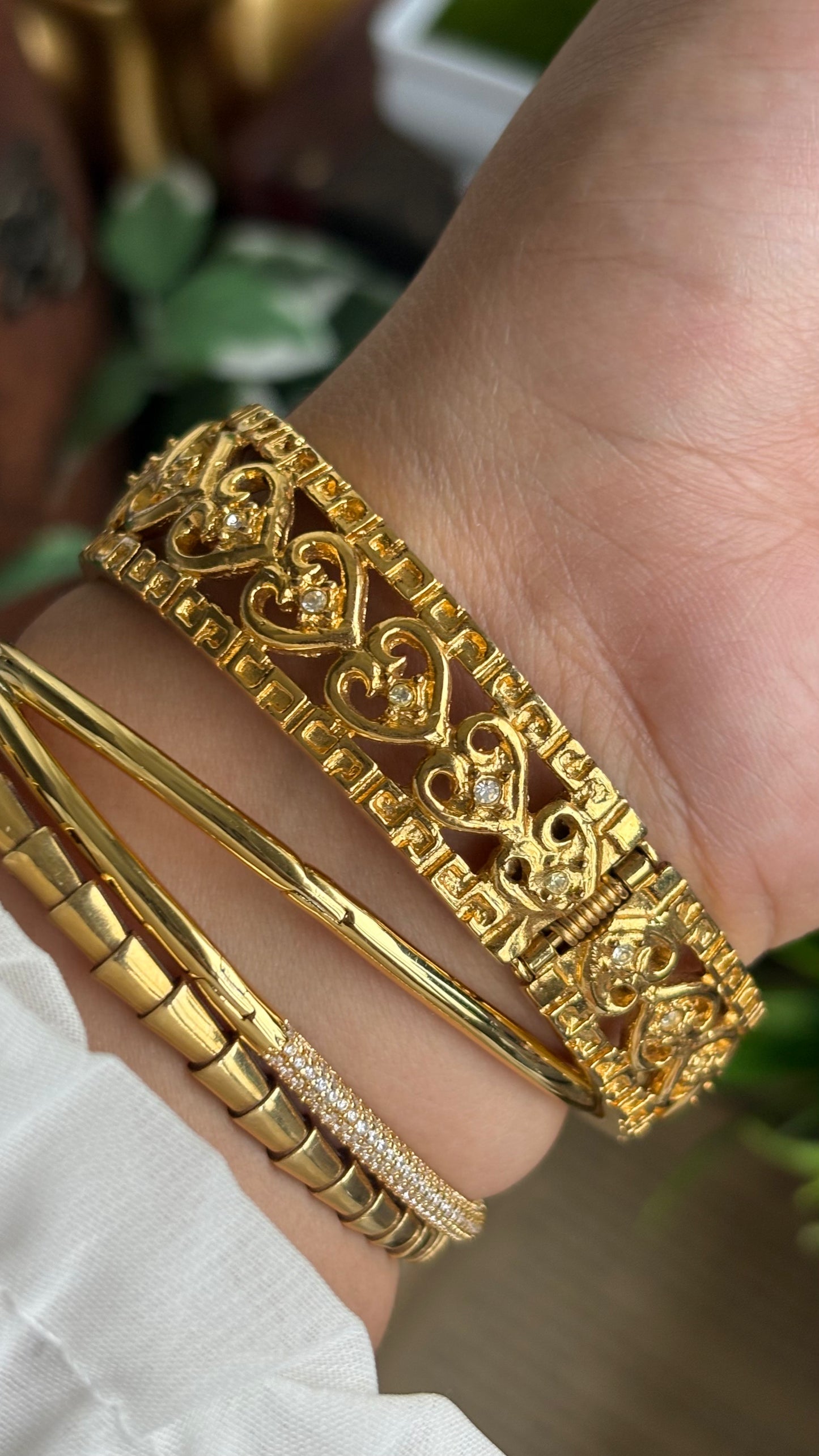 Extremely Rare Vintage Aphrodite’s Peekaboo Watch in Gold Tone Heart Details Greek Style