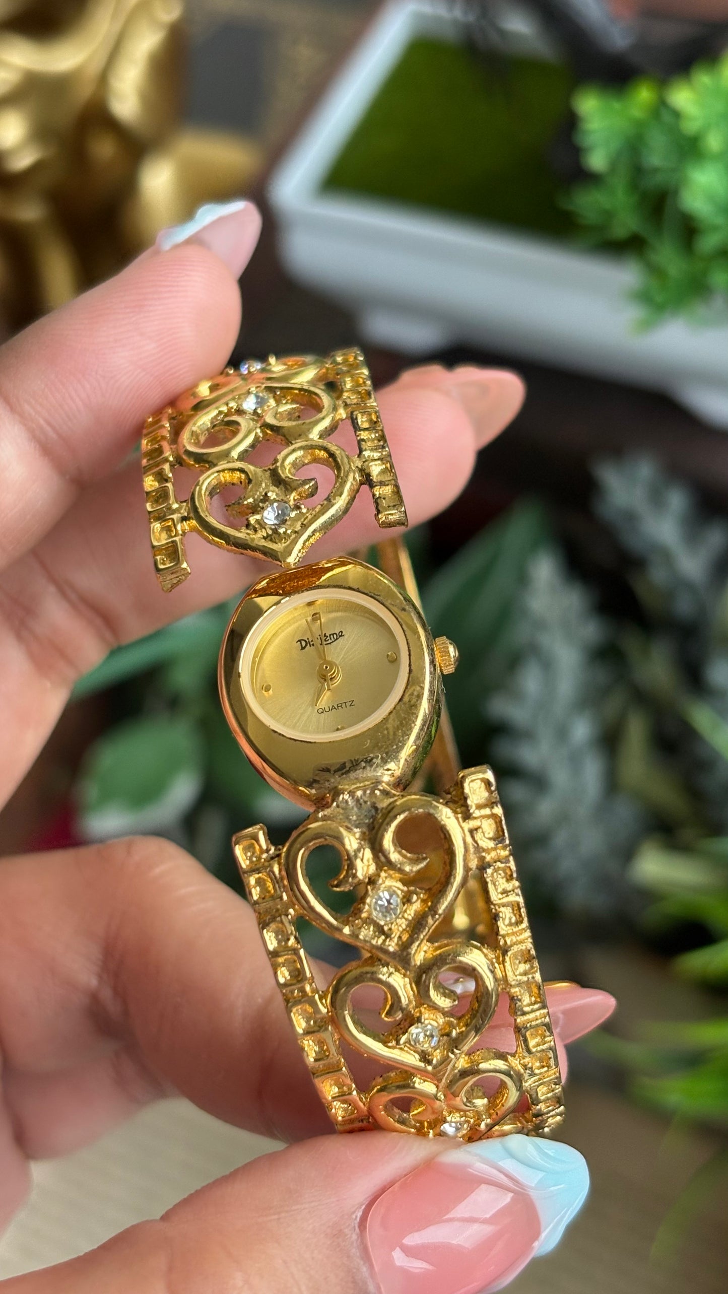 Extremely Rare Vintage Aphrodite’s Peekaboo Watch in Gold Tone Heart Details Greek Style