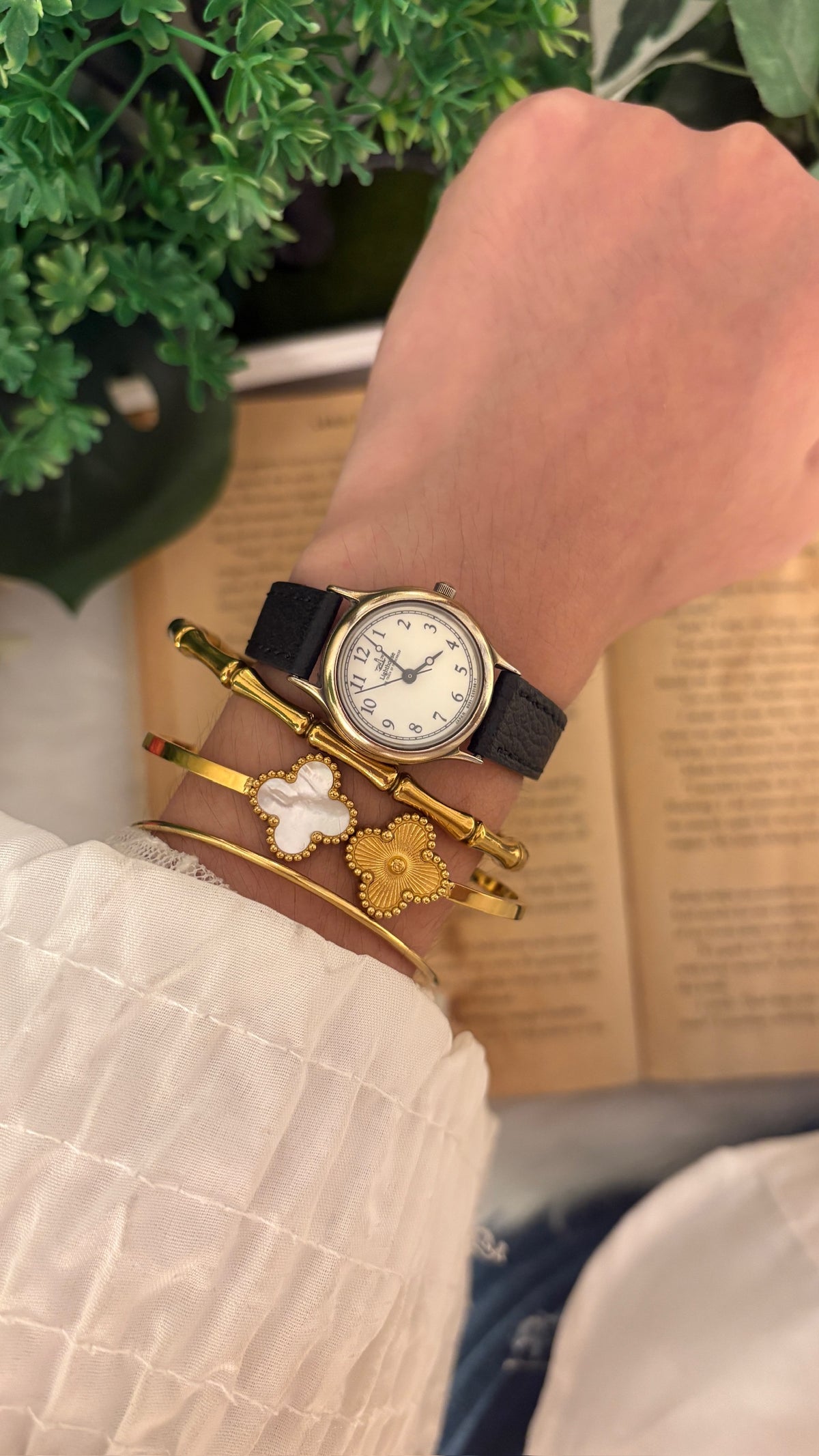 Rare Vintage Lighthouse Citizen Watch in Gold Tone Black Leather Quartz