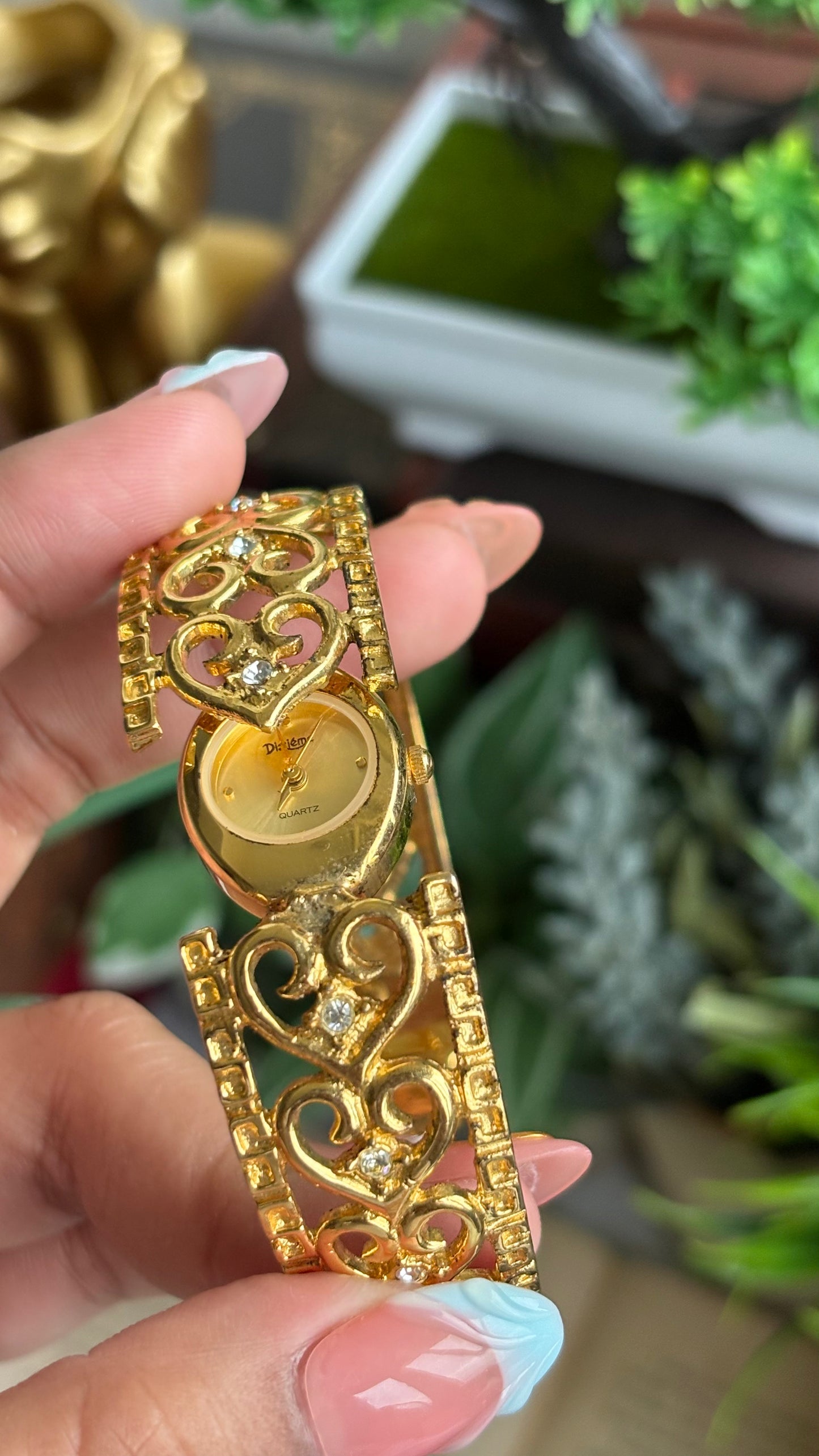 Extremely Rare Vintage Aphrodite’s Peekaboo Watch in Gold Tone Heart Details Greek Style