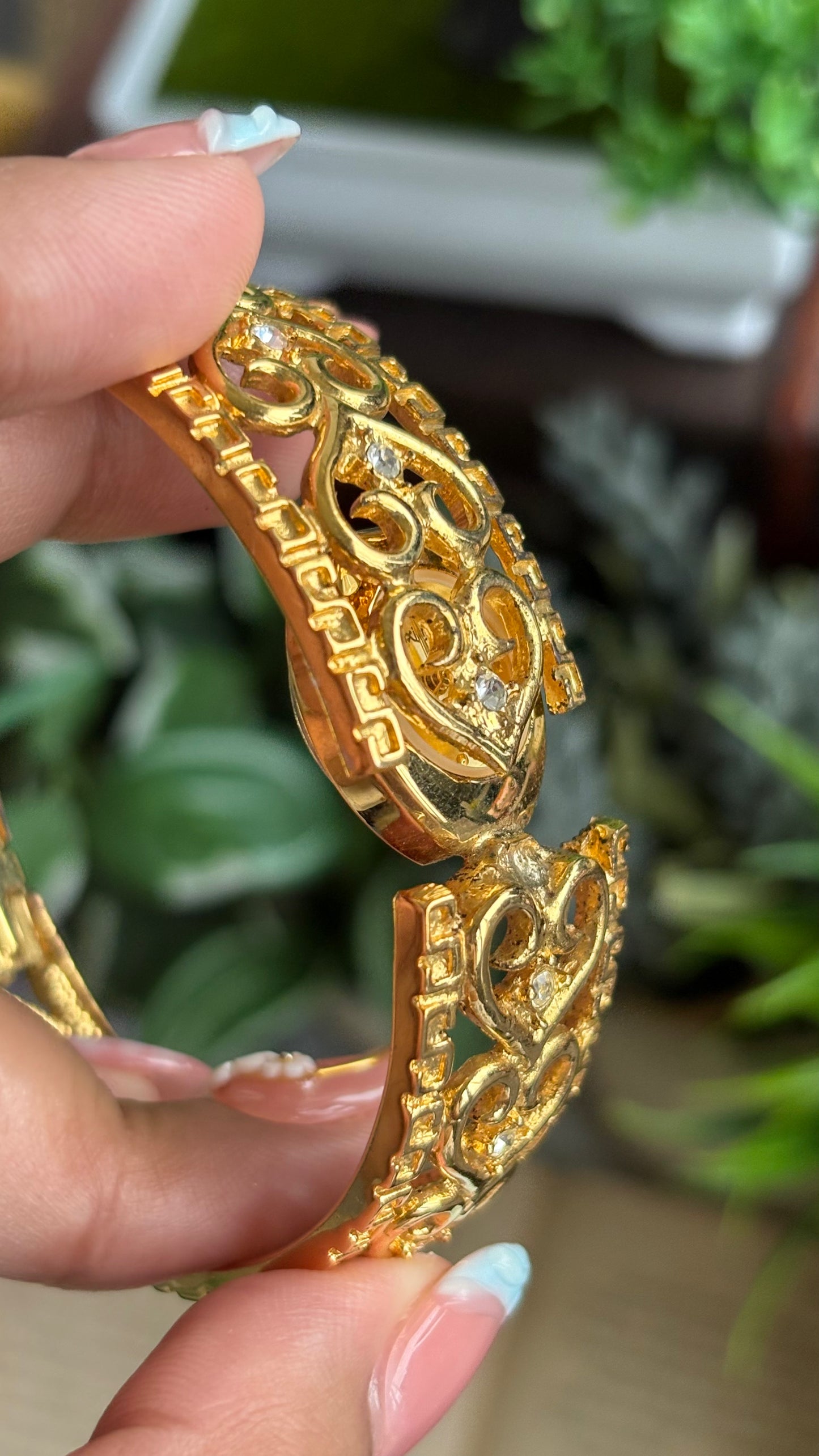 Extremely Rare Vintage Aphrodite’s Peekaboo Watch in Gold Tone Heart Details Greek Style